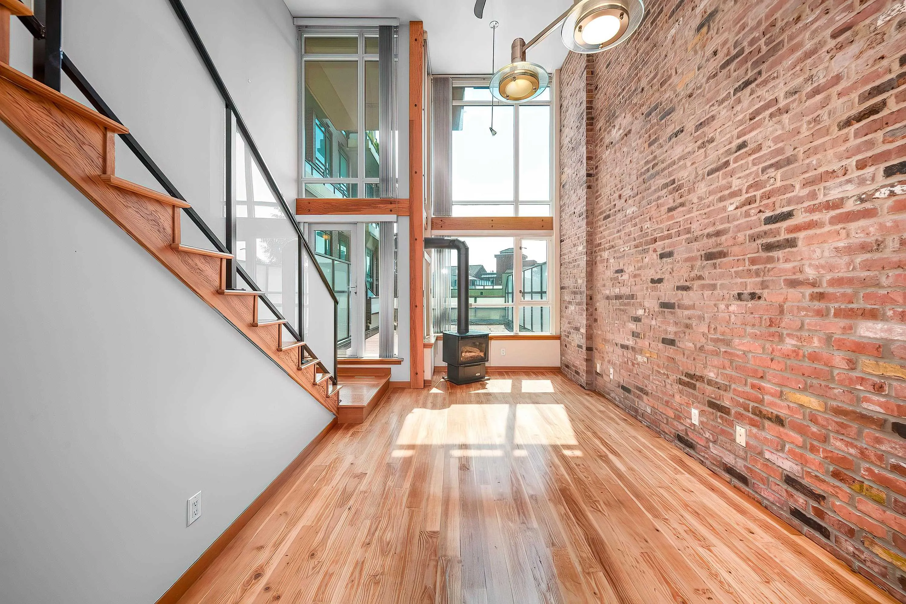 214 10 Renaissance Square