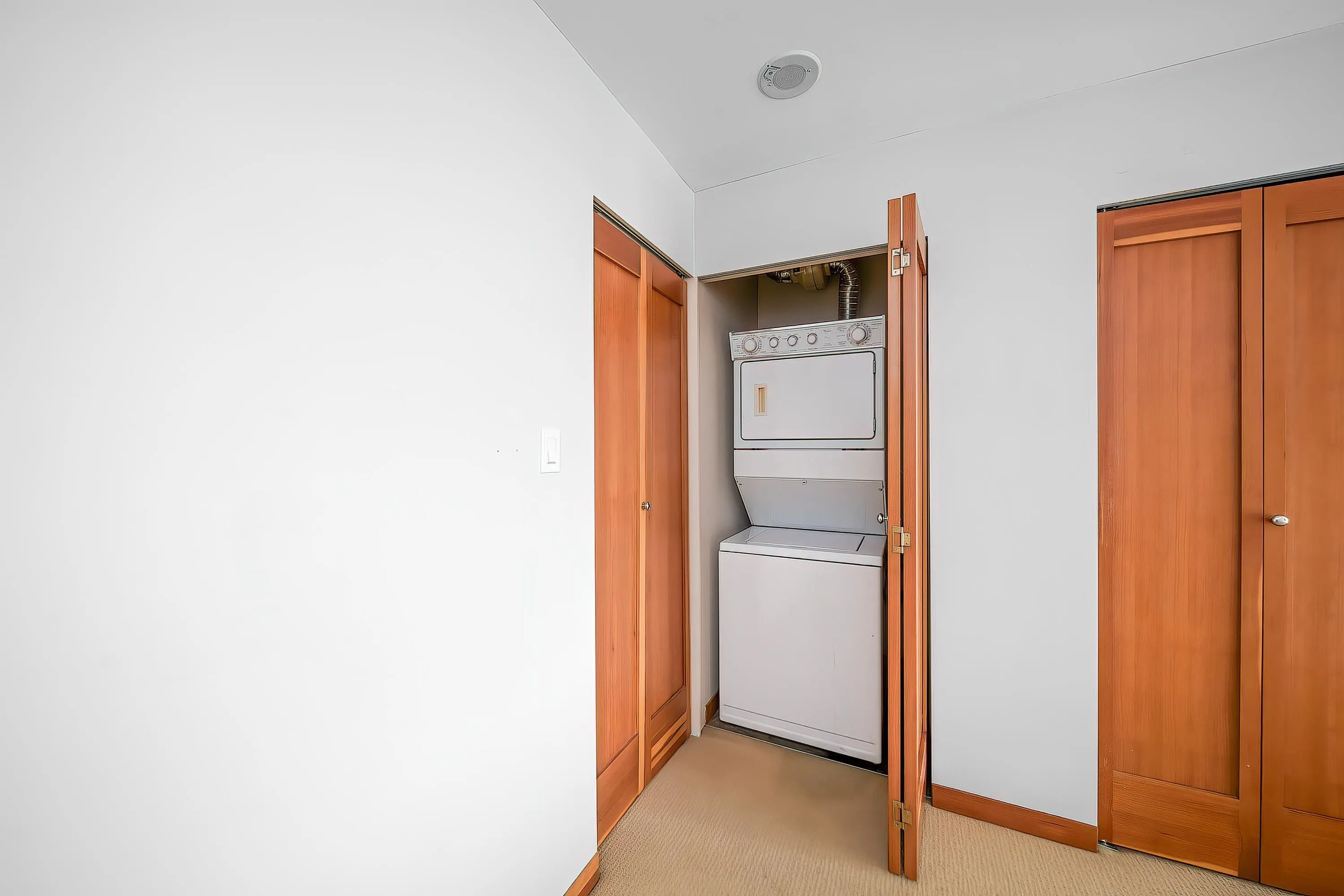 214 10 Renaissance Square