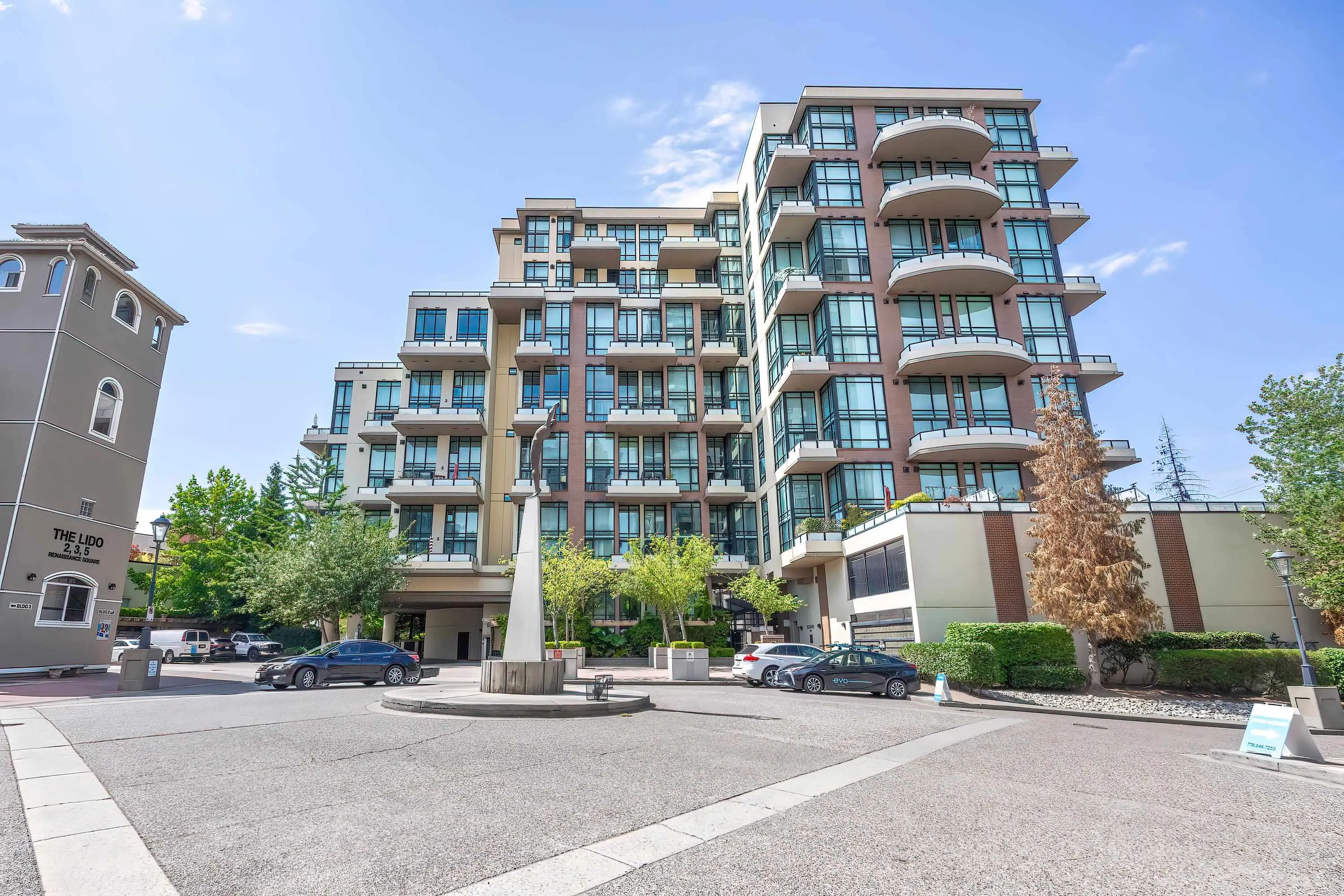 214 10 Renaissance Square