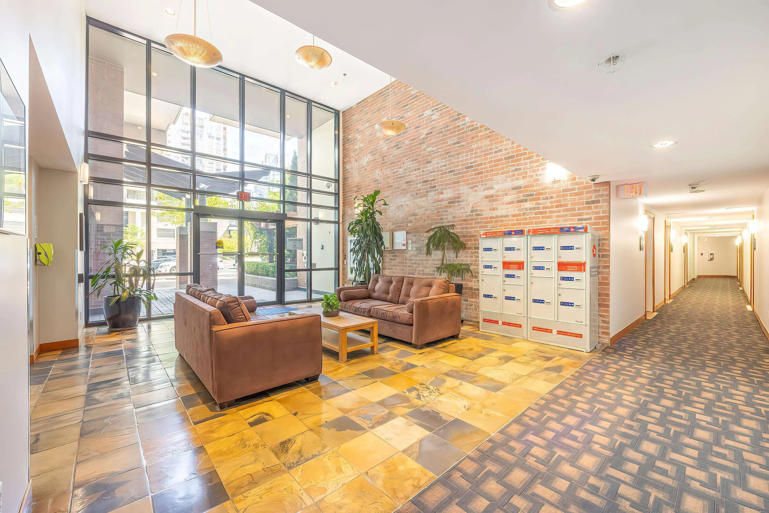 214 10 Renaissance Square