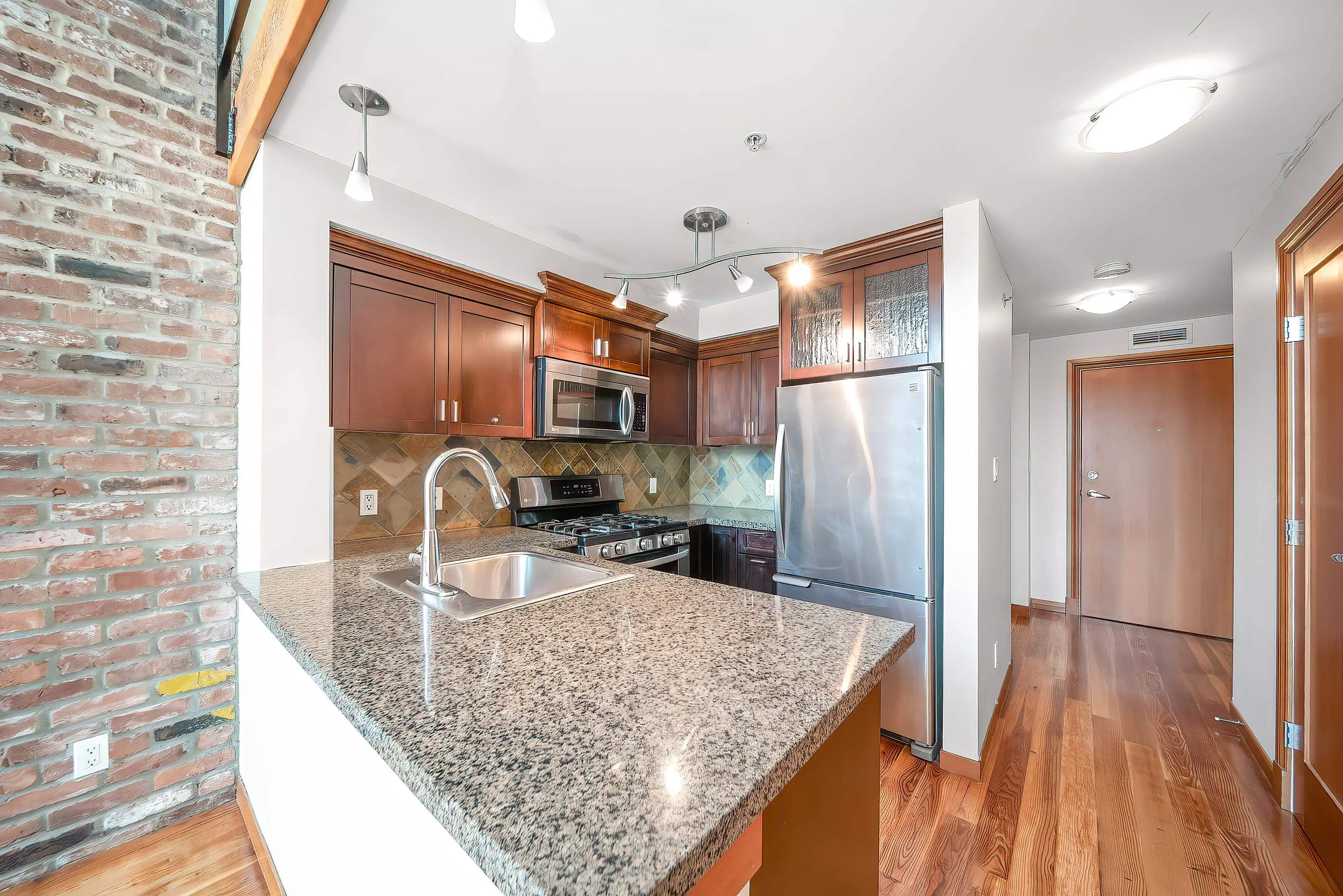 214 10 Renaissance Square