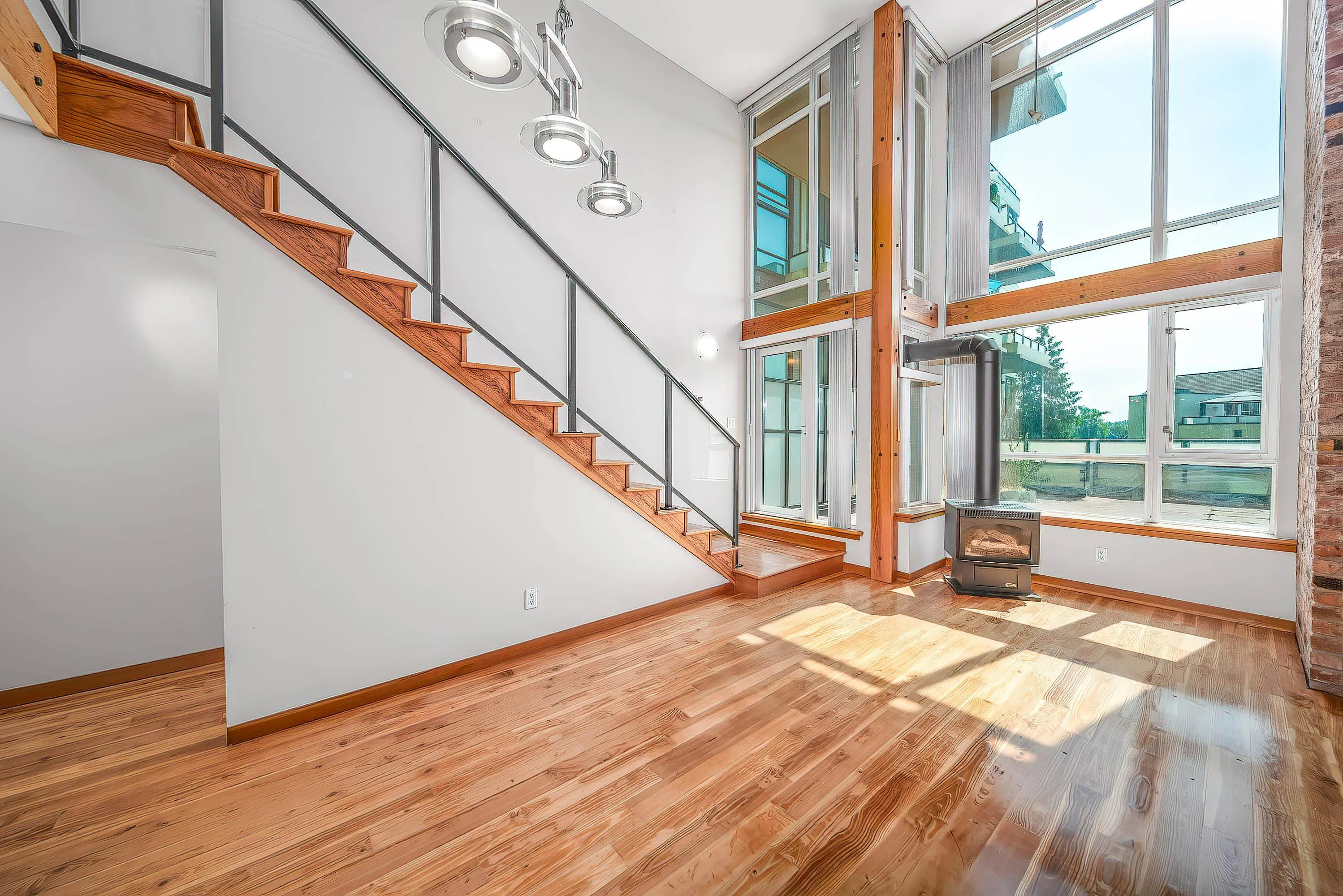 214 10 Renaissance Square