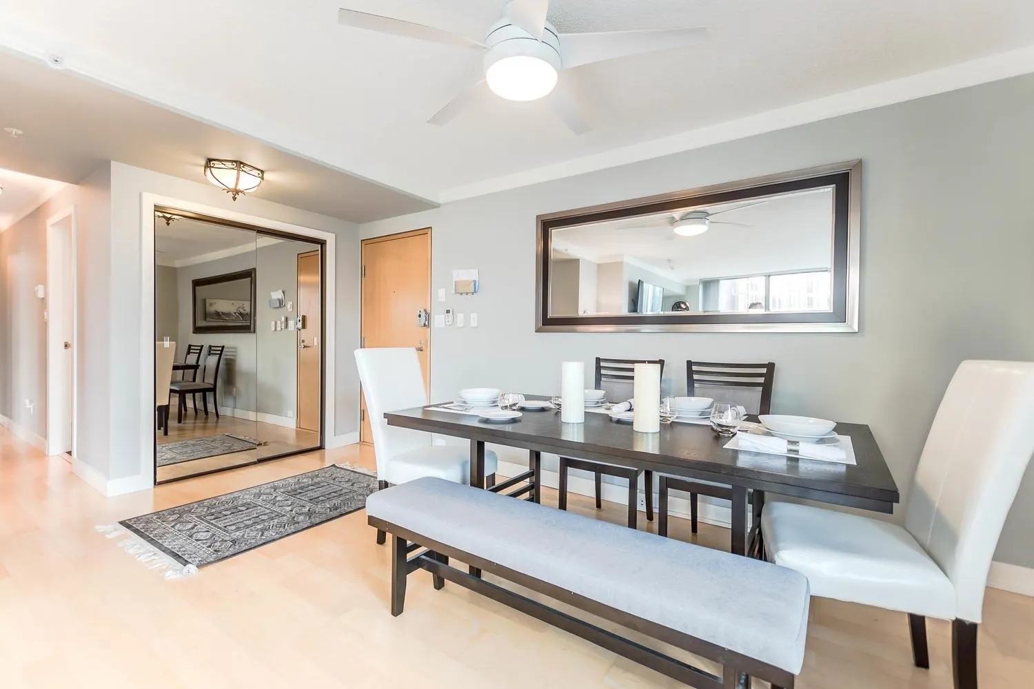 1605 837 W Hastings Street