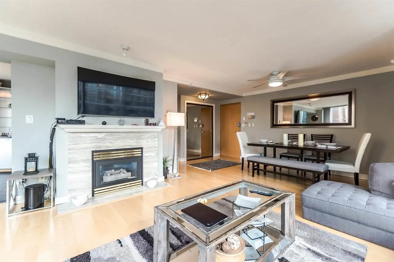 1605 837 W Hastings Street