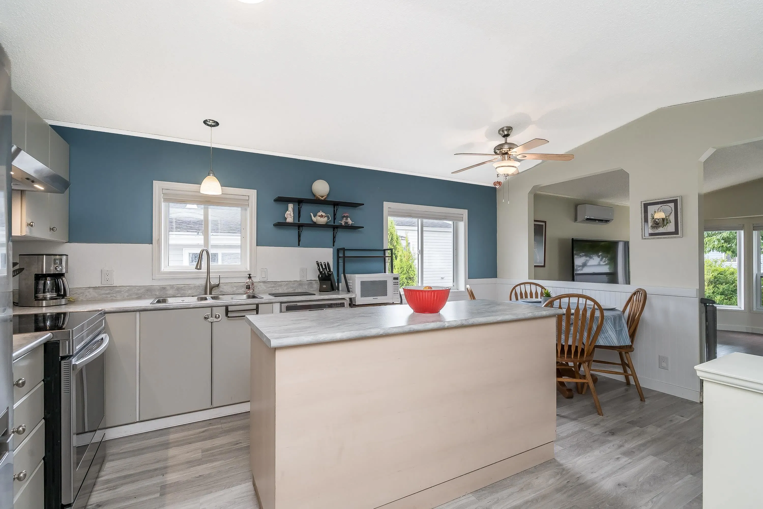 45 41168 Lougheed Highway
