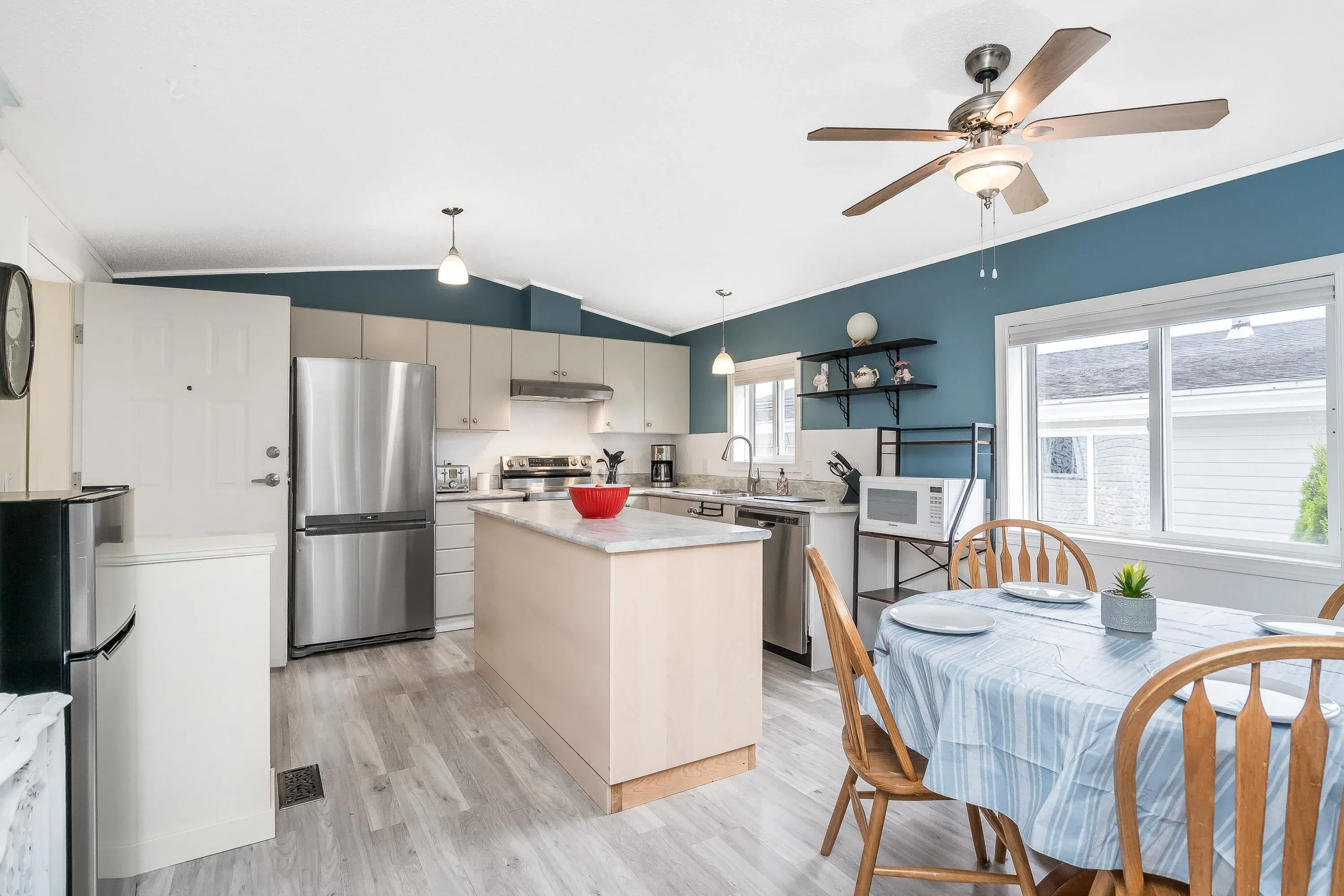 45 41168 Lougheed Highway