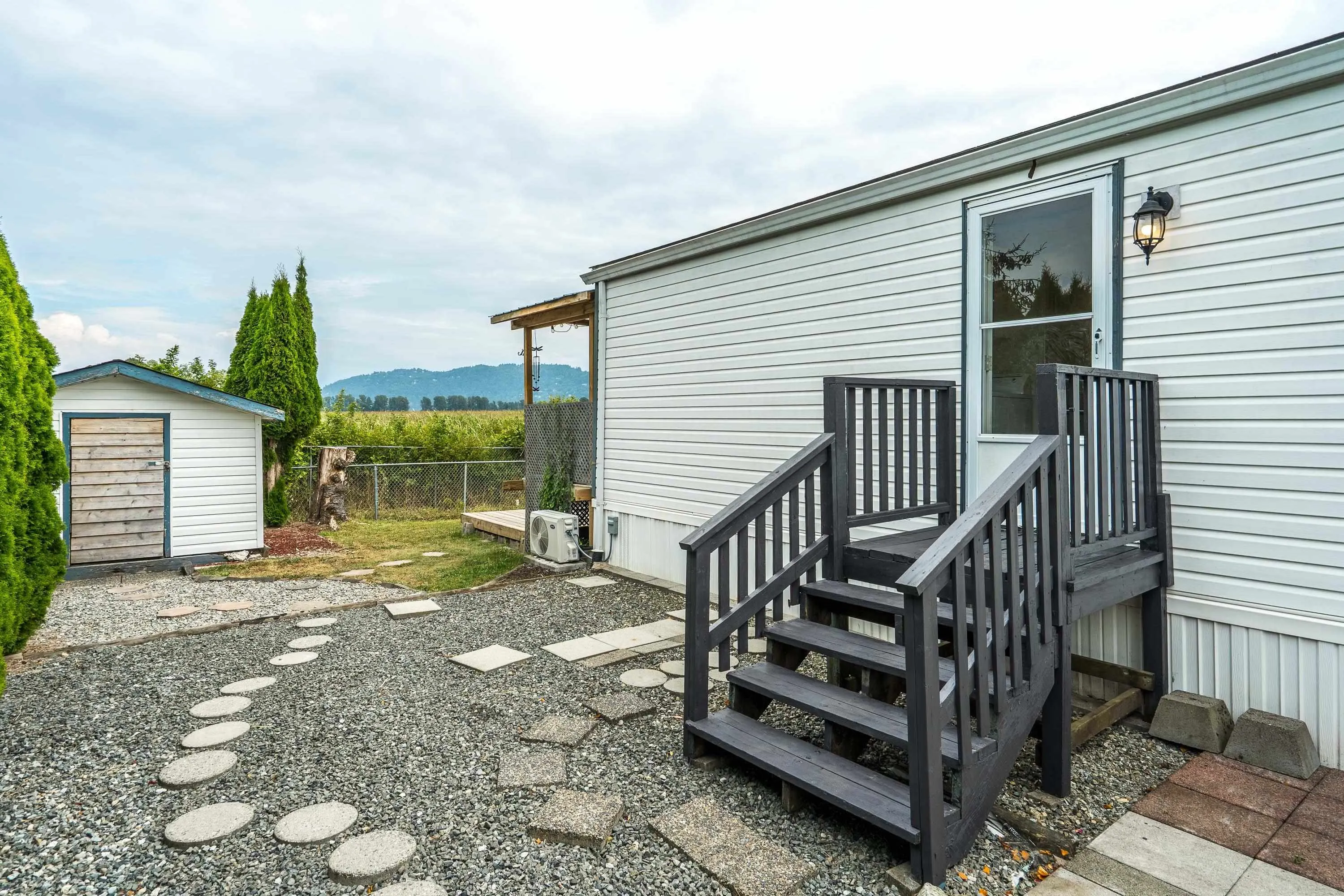 45 41168 Lougheed Highway
