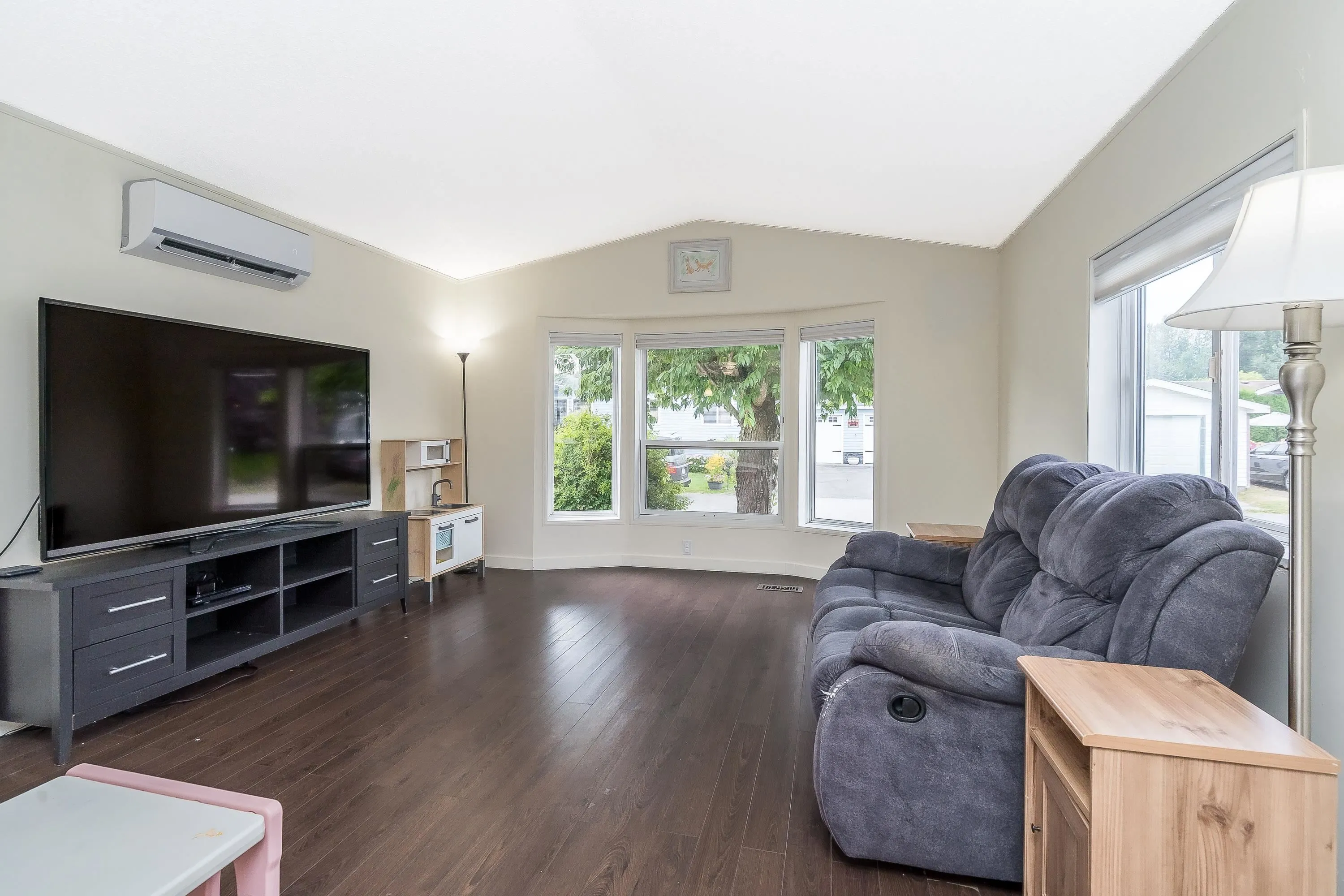 45 41168 Lougheed Highway