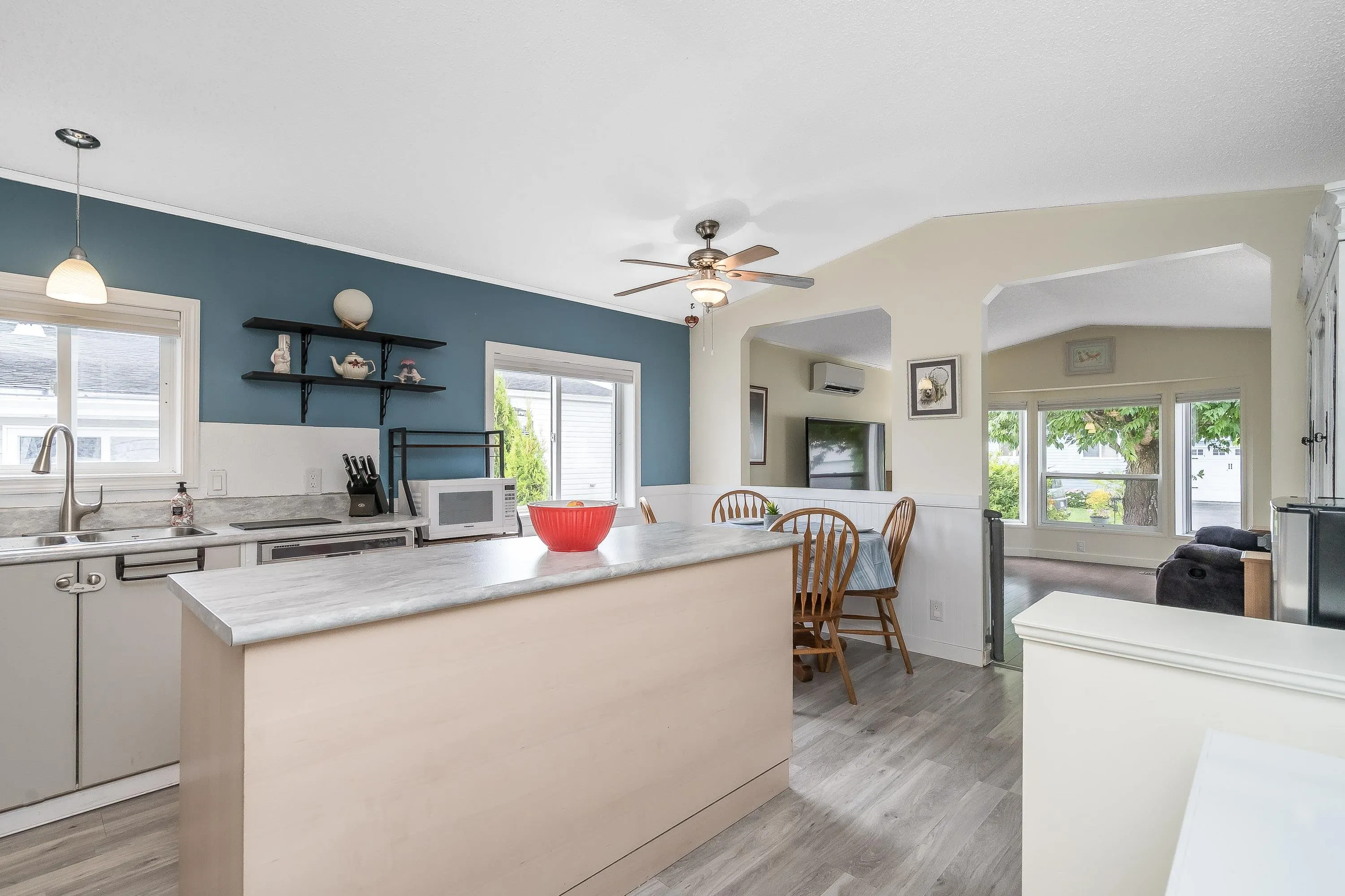 45 41168 Lougheed Highway