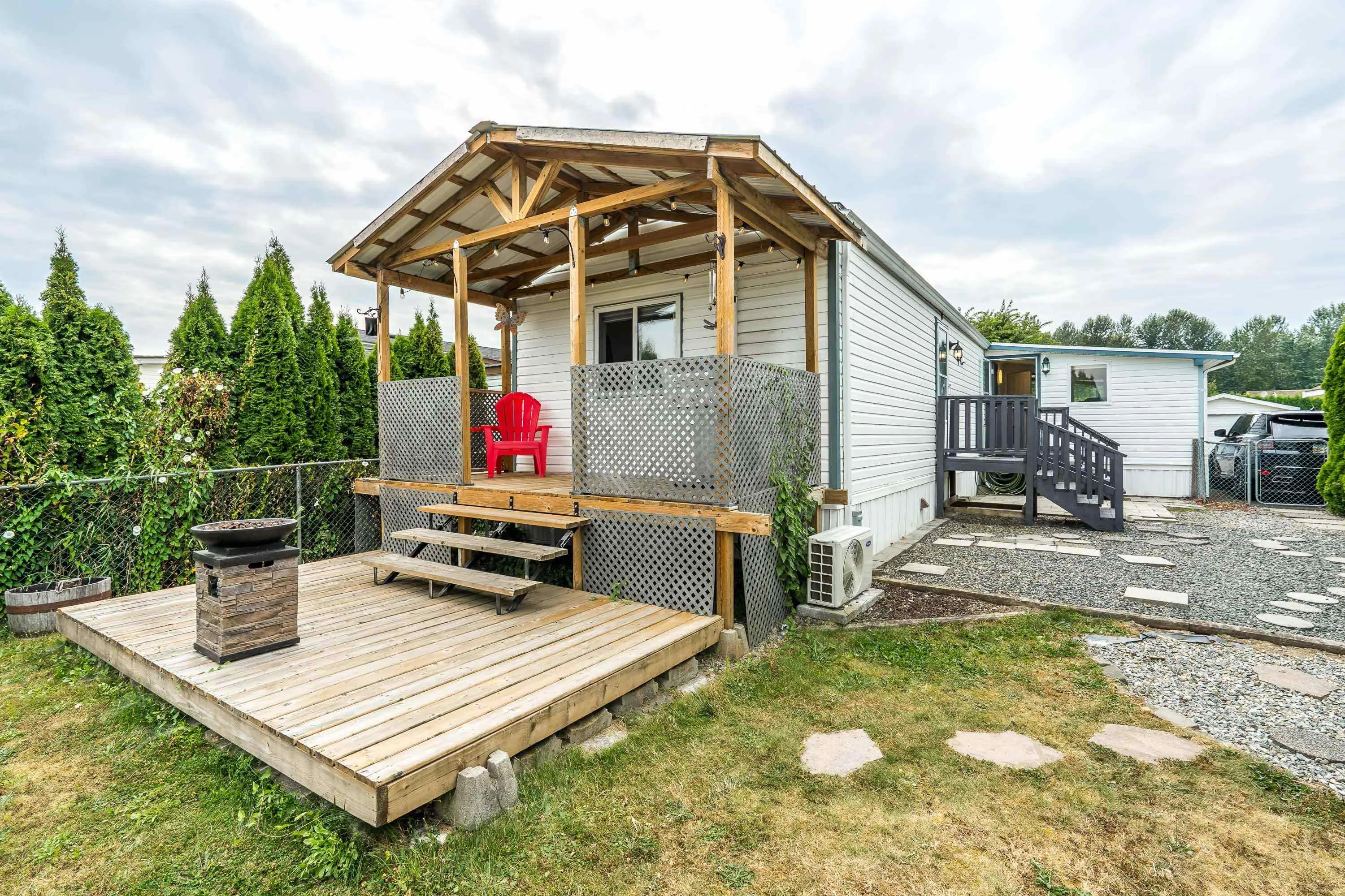 45 41168 Lougheed Highway