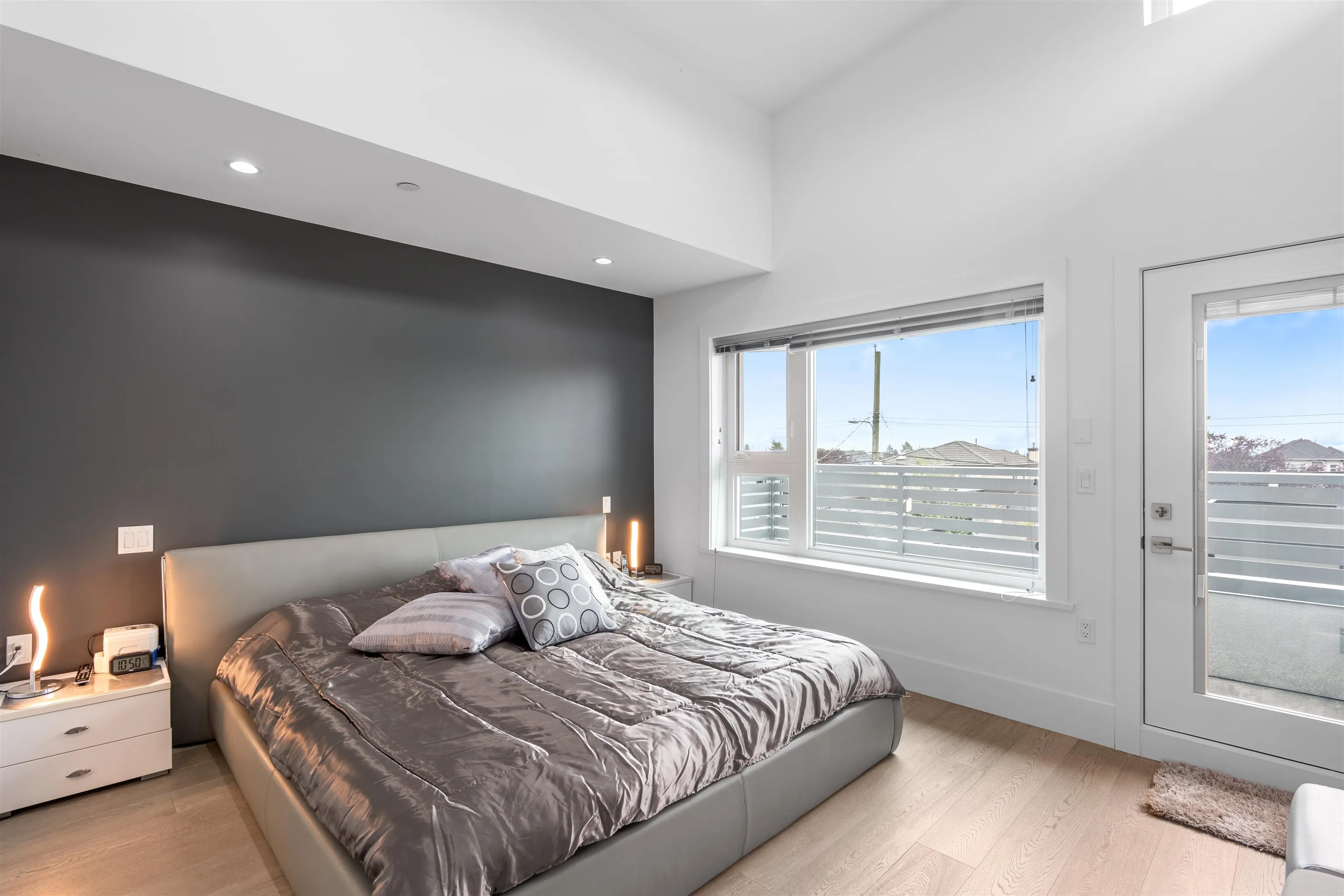 250 E 53rd Avenue