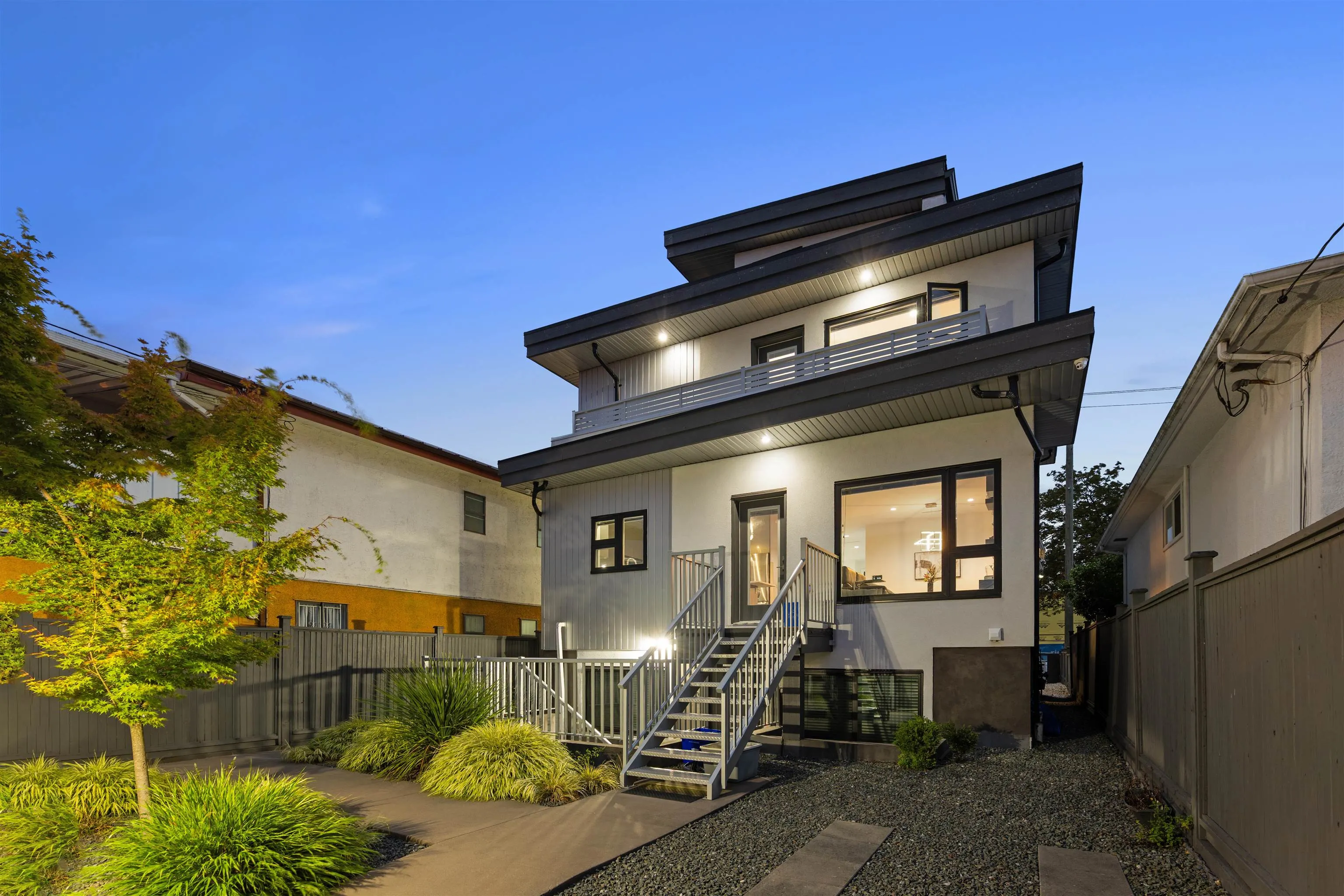 250 E 53rd Avenue