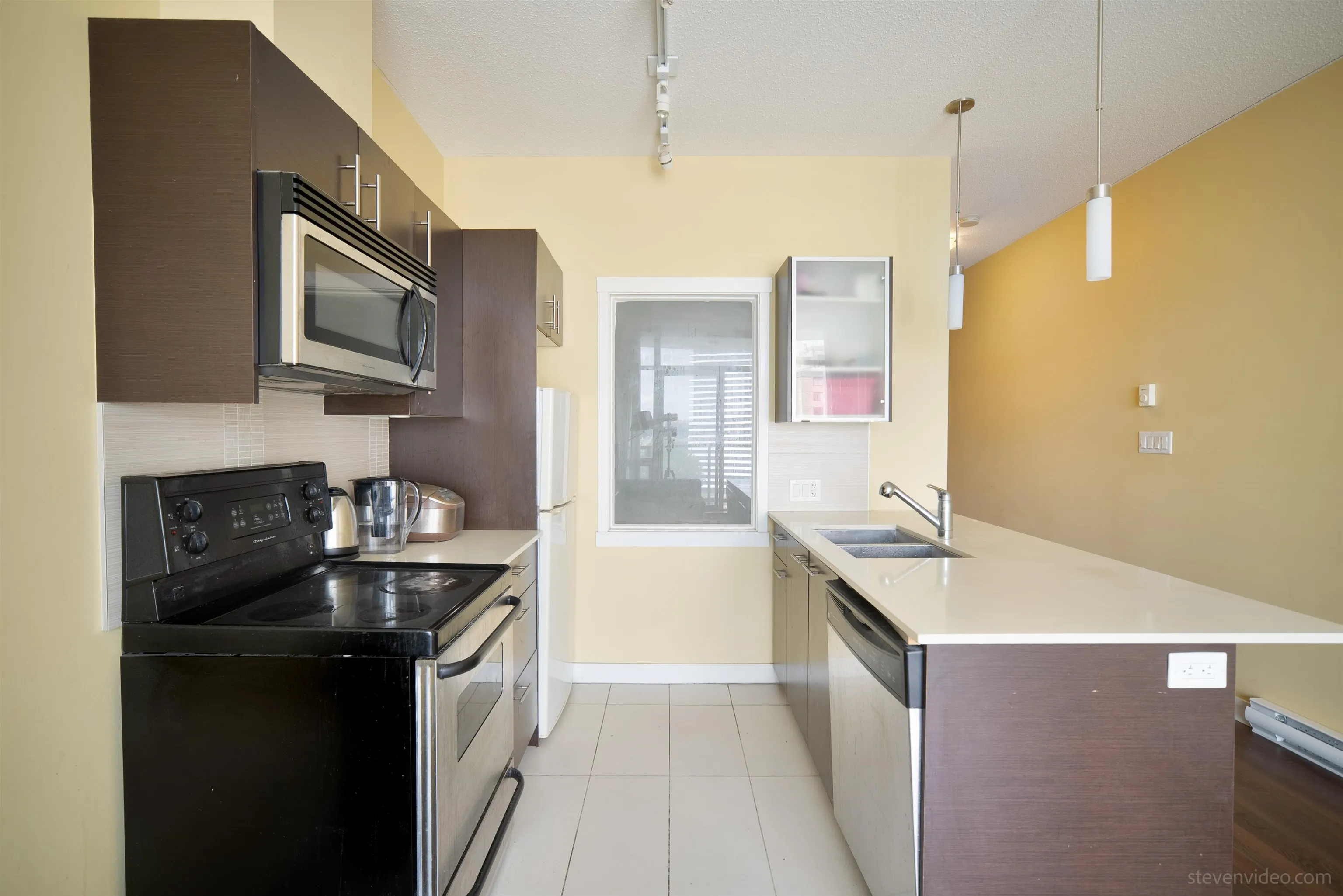 1003 13399 104 Avenue