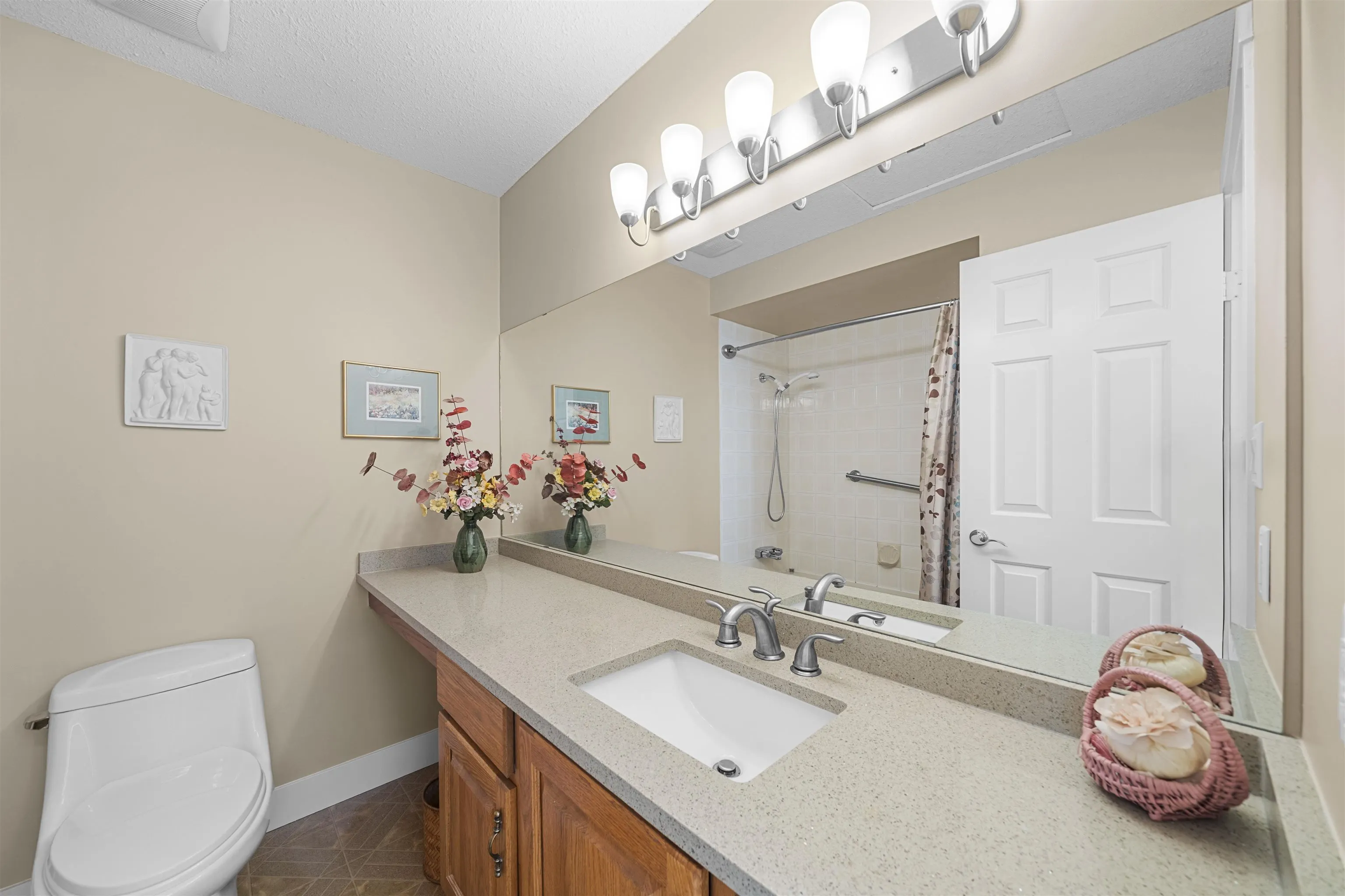 36 1725 Southmere Crescent