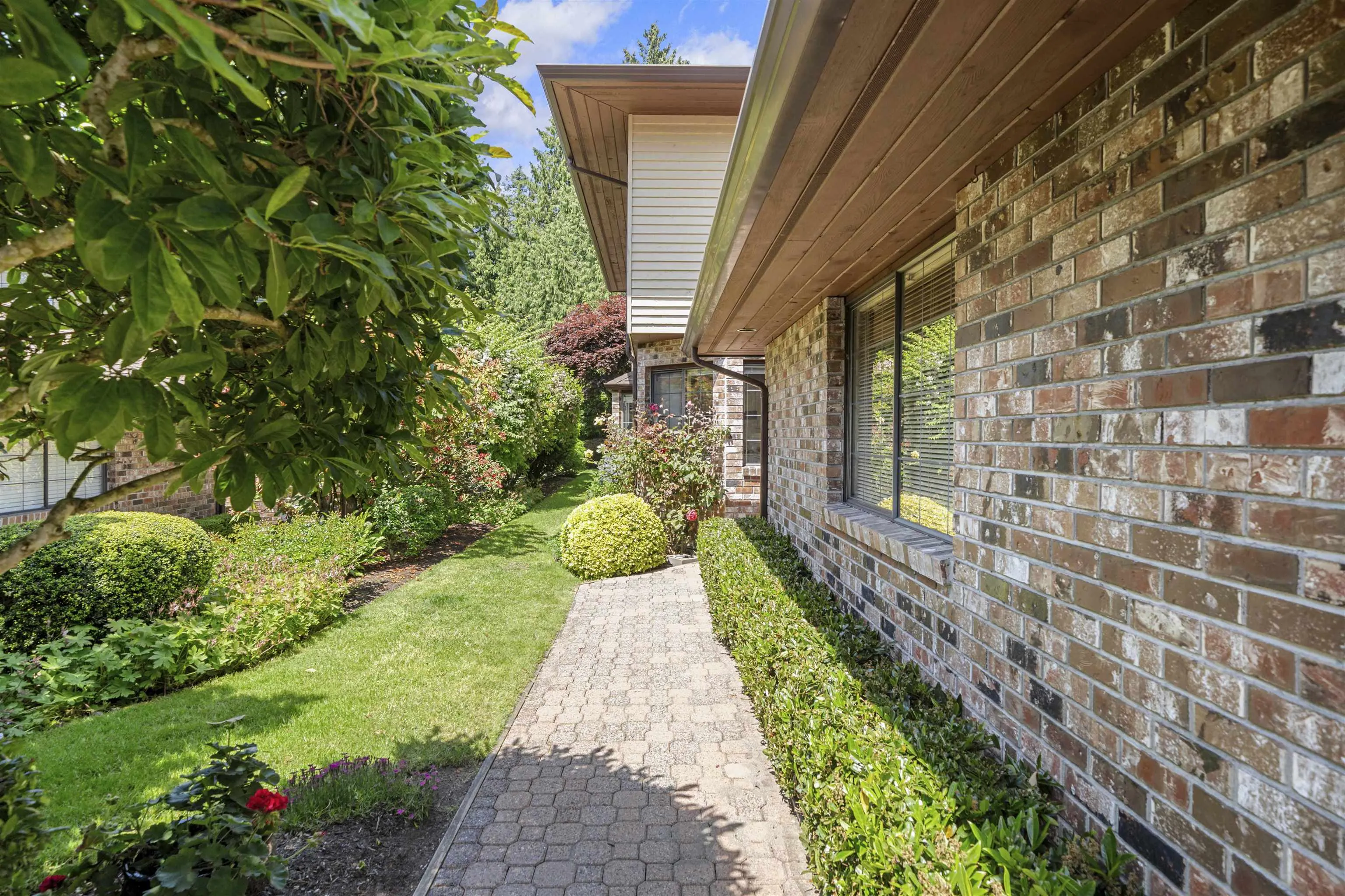 36 1725 Southmere Crescent