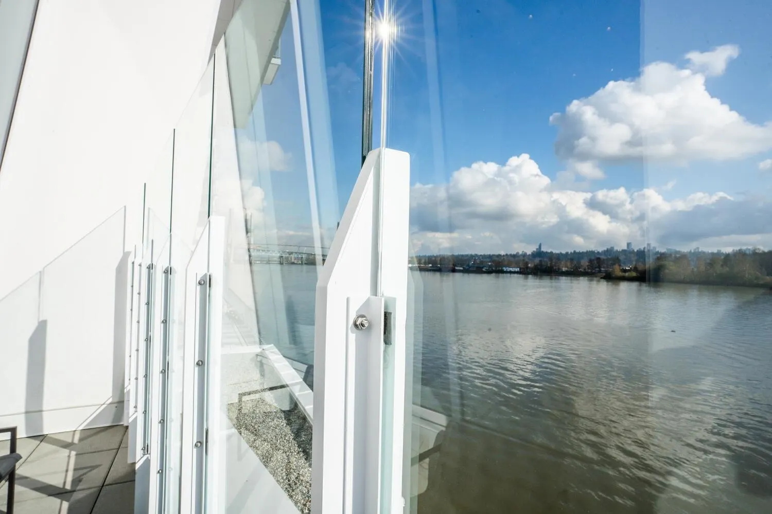 1907 680 Quayside Drive