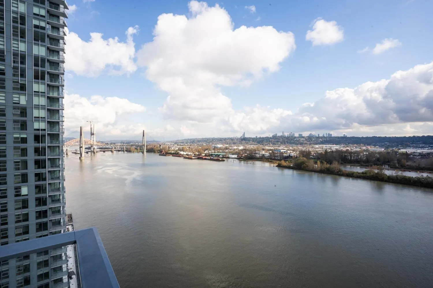 1907 680 Quayside Drive
