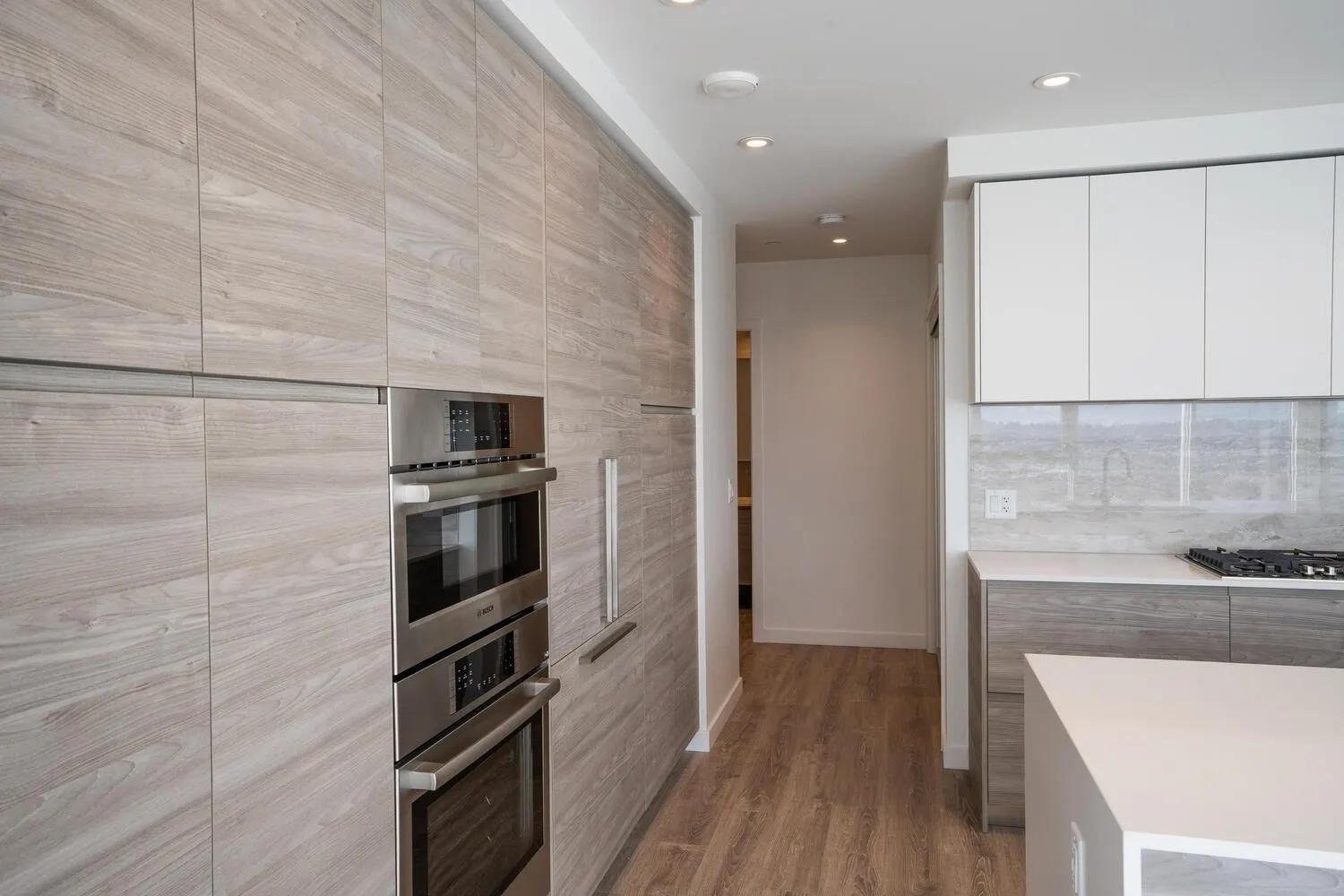 1907 680 Quayside Drive