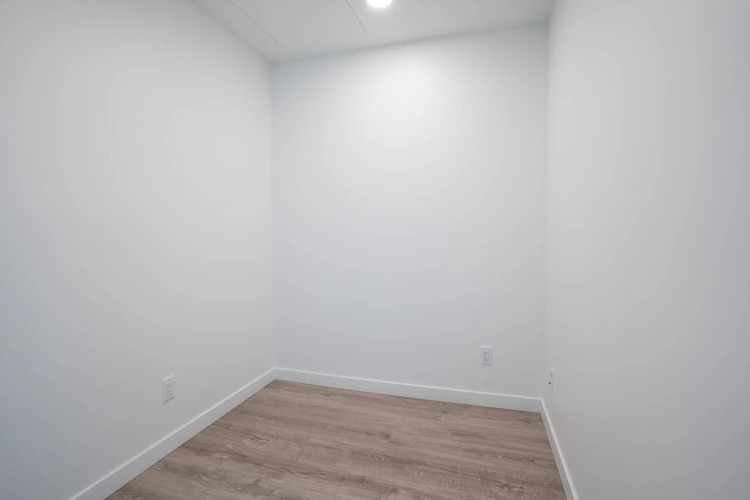 1907 680 Quayside Drive