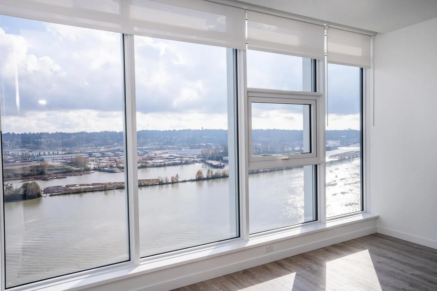 1907 680 Quayside Drive