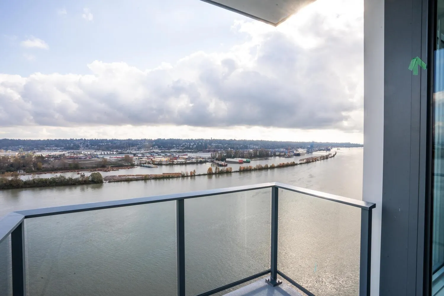 1907 680 Quayside Drive