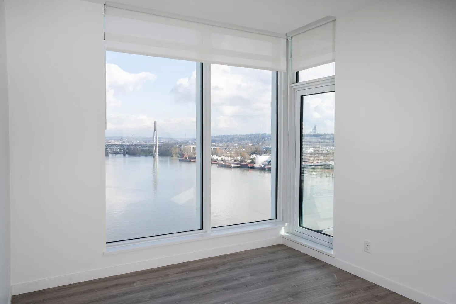 1907 680 Quayside Drive