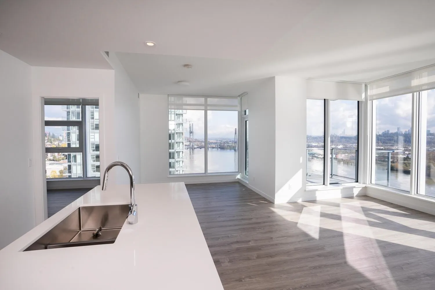 1907 680 Quayside Drive