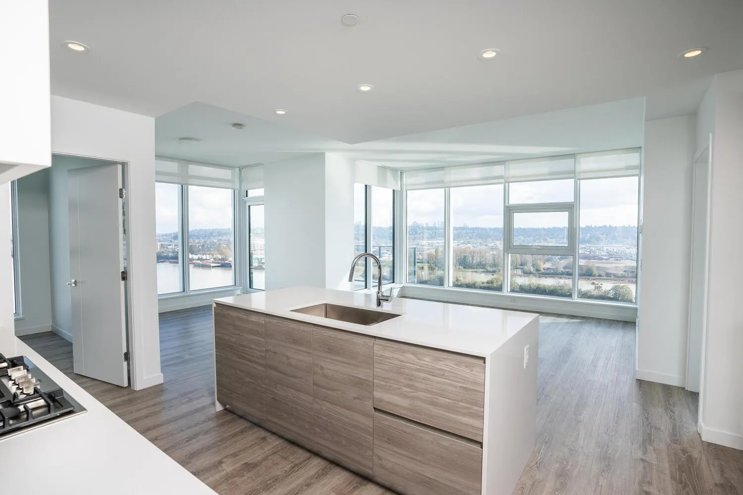 1907 680 Quayside Drive