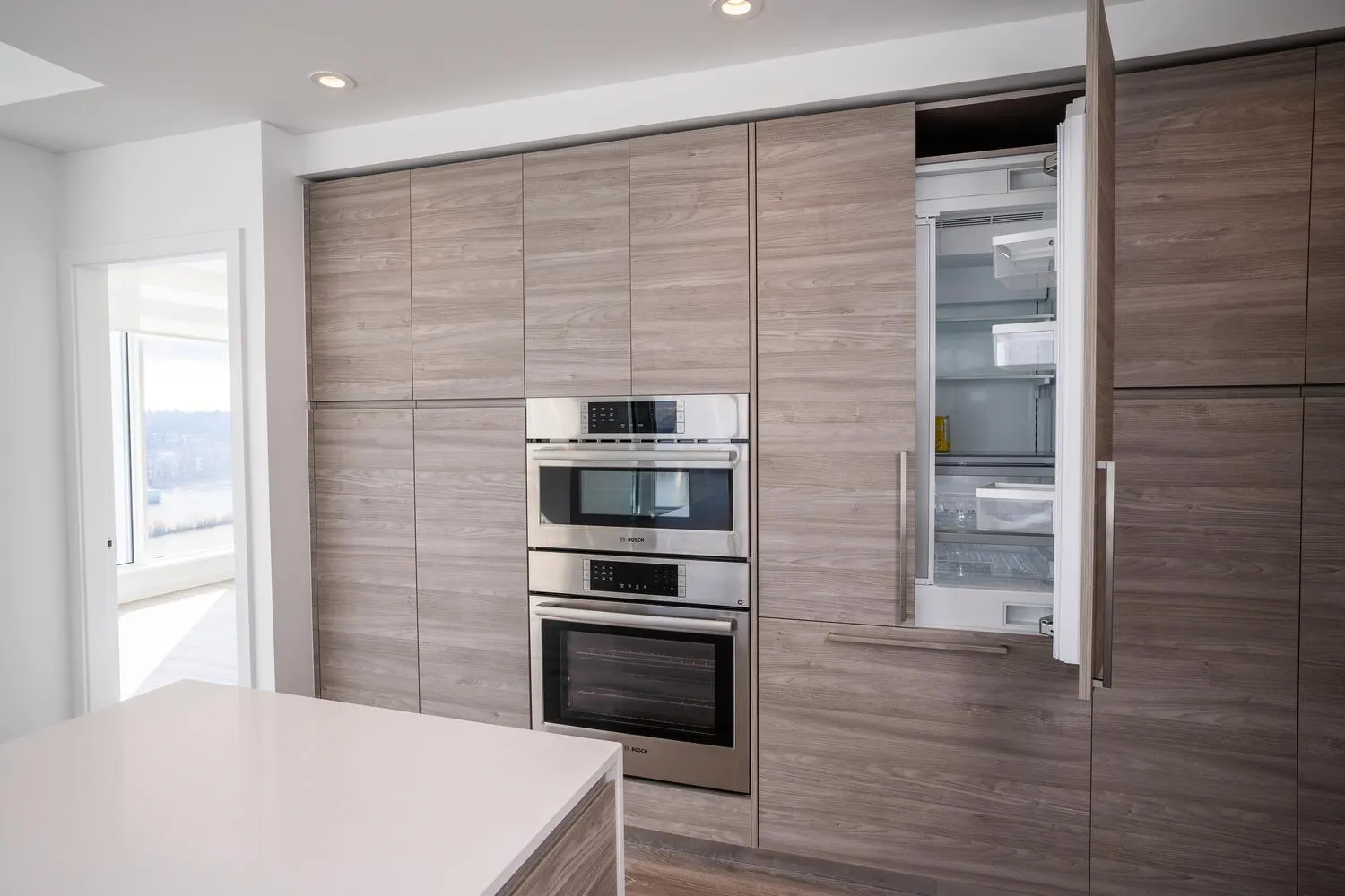 1907 680 Quayside Drive