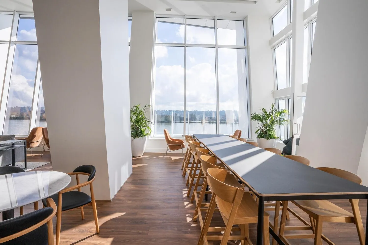 1907 680 Quayside Drive