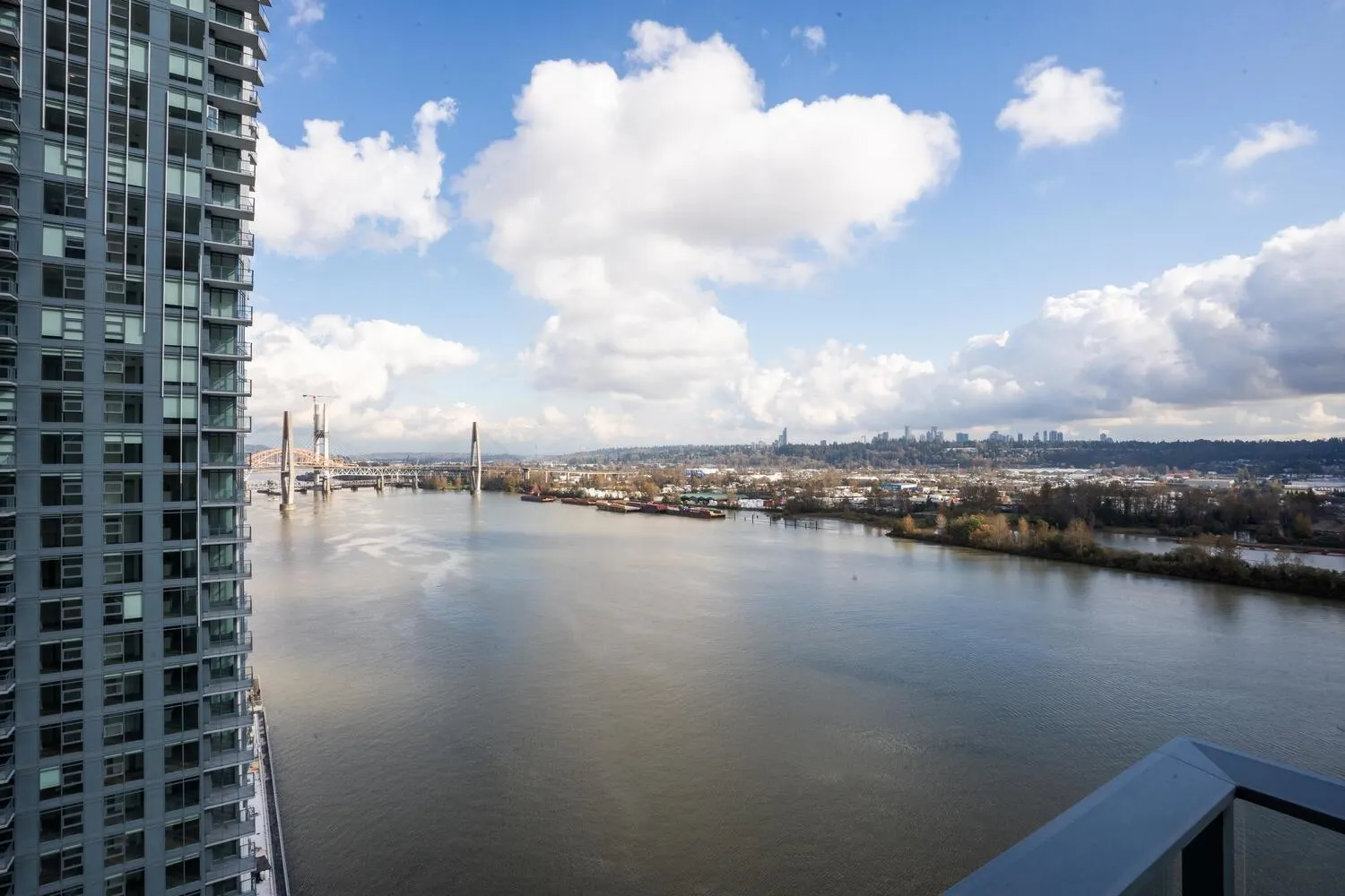 1907 680 Quayside Drive