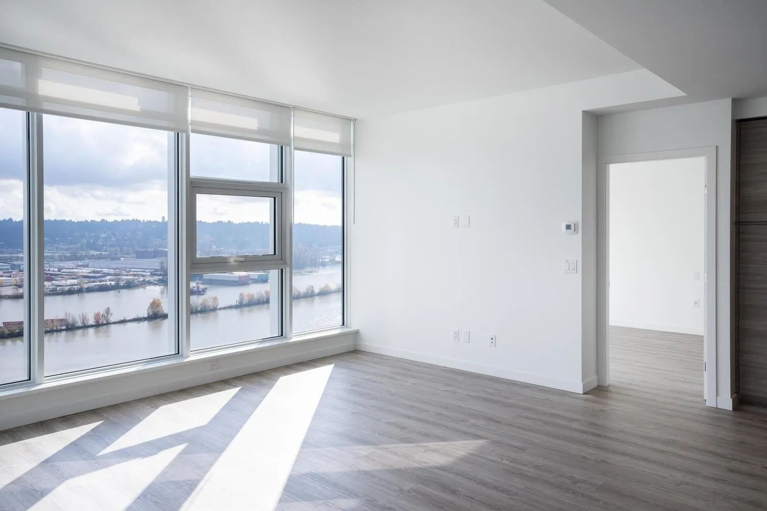 1907 680 Quayside Drive