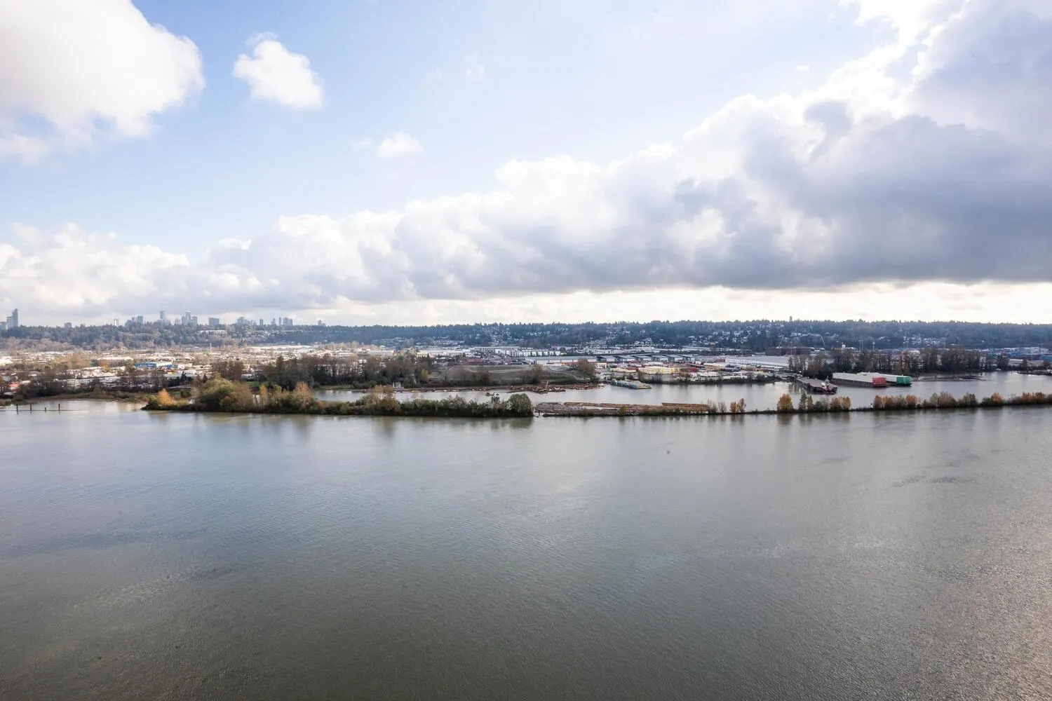 1907 680 Quayside Drive