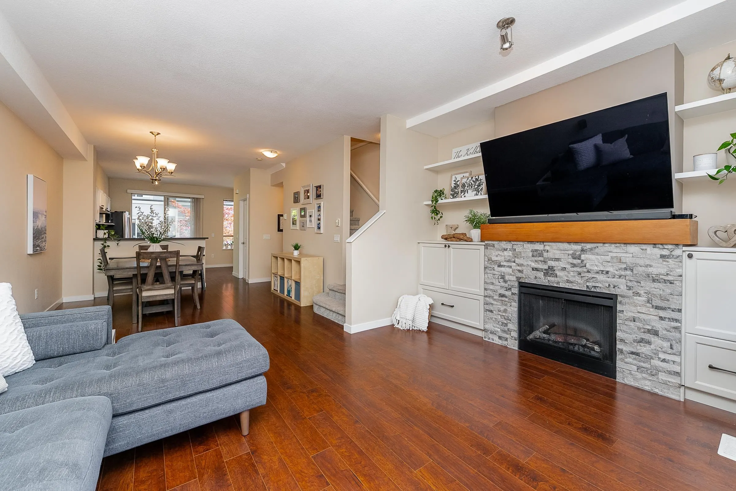 17 100 Klahanie Drive