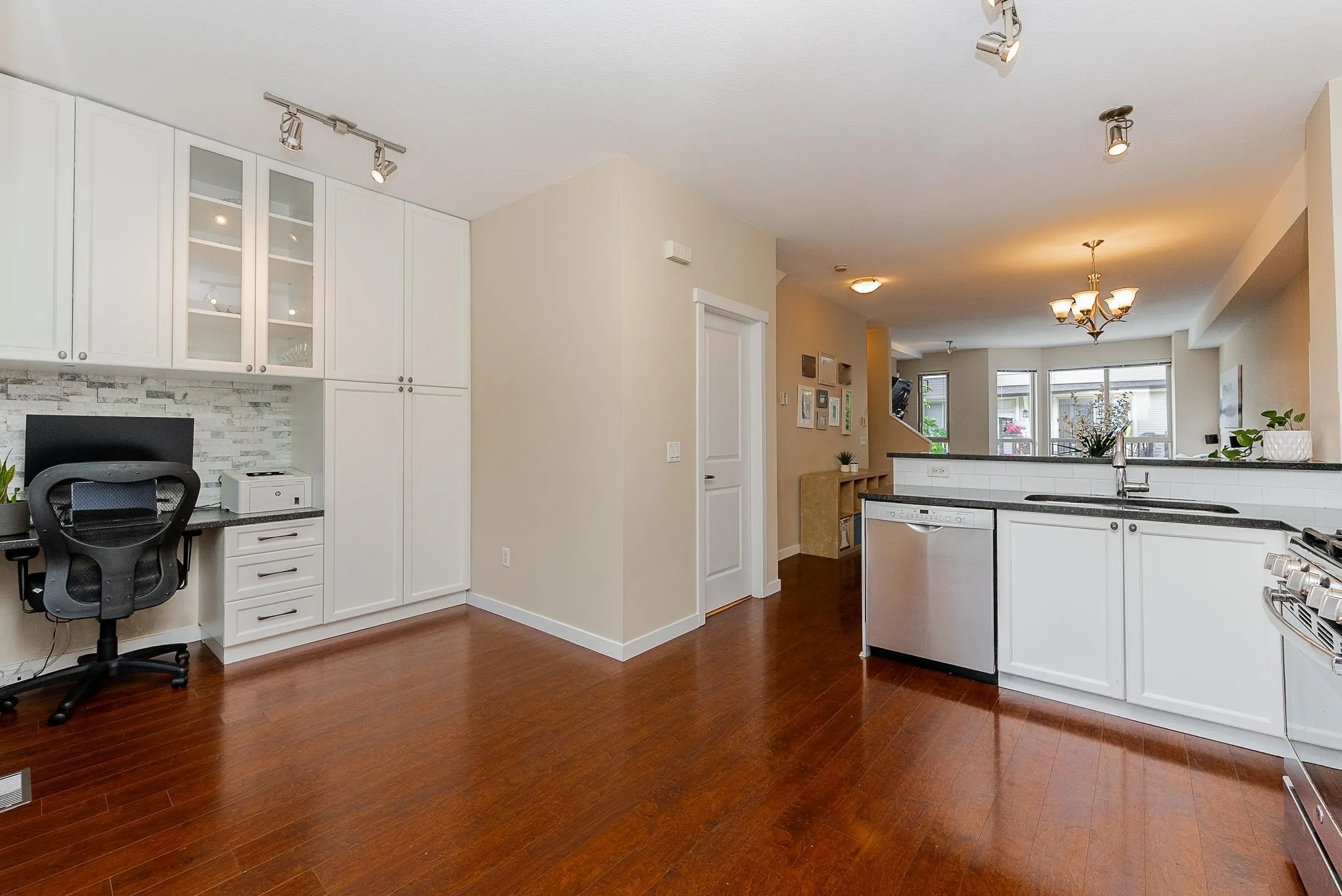 17 100 Klahanie Drive