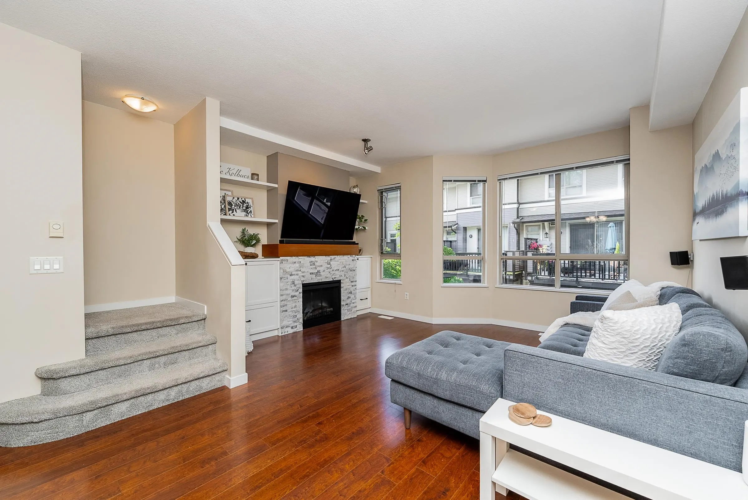17 100 Klahanie Drive