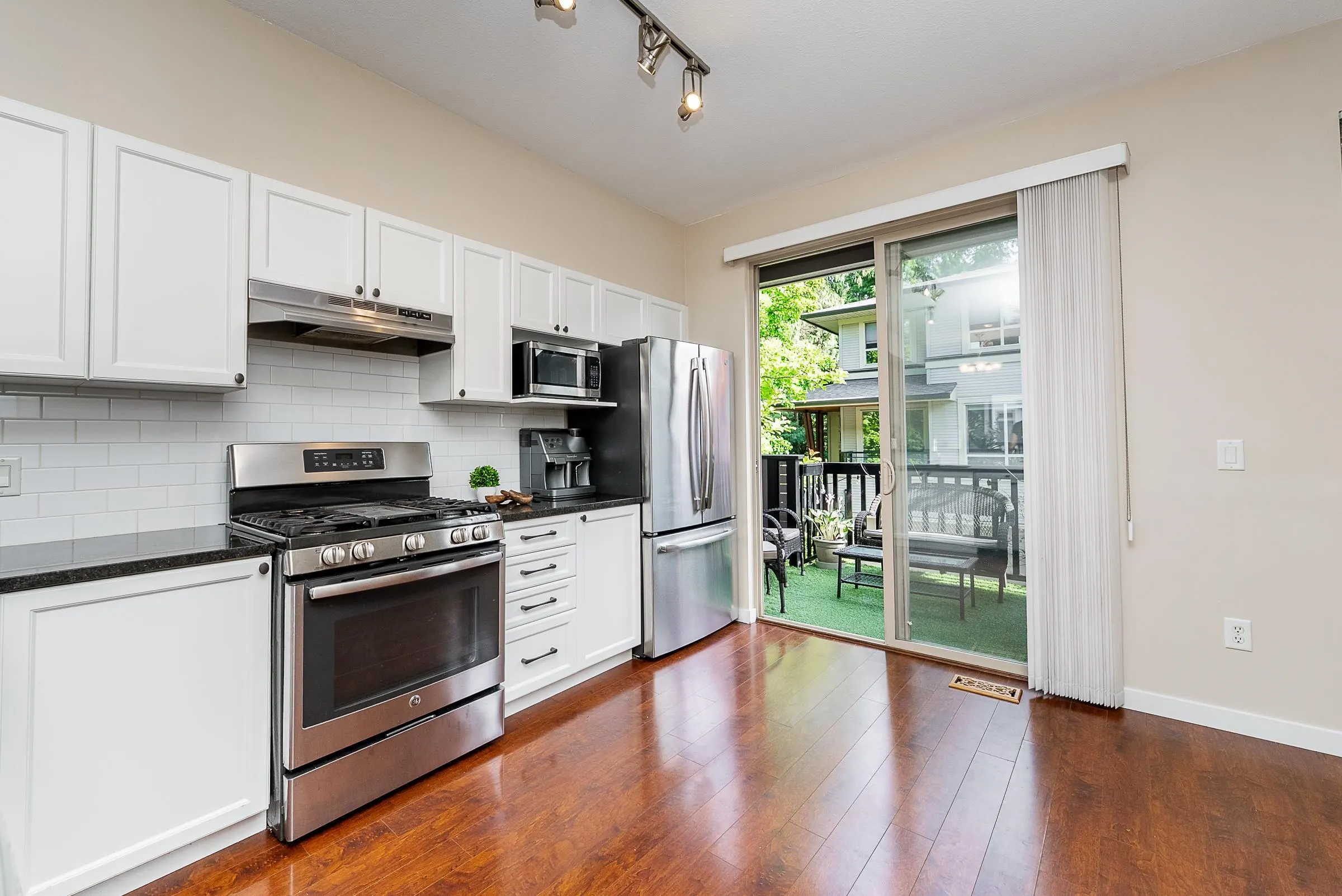 17 100 Klahanie Drive