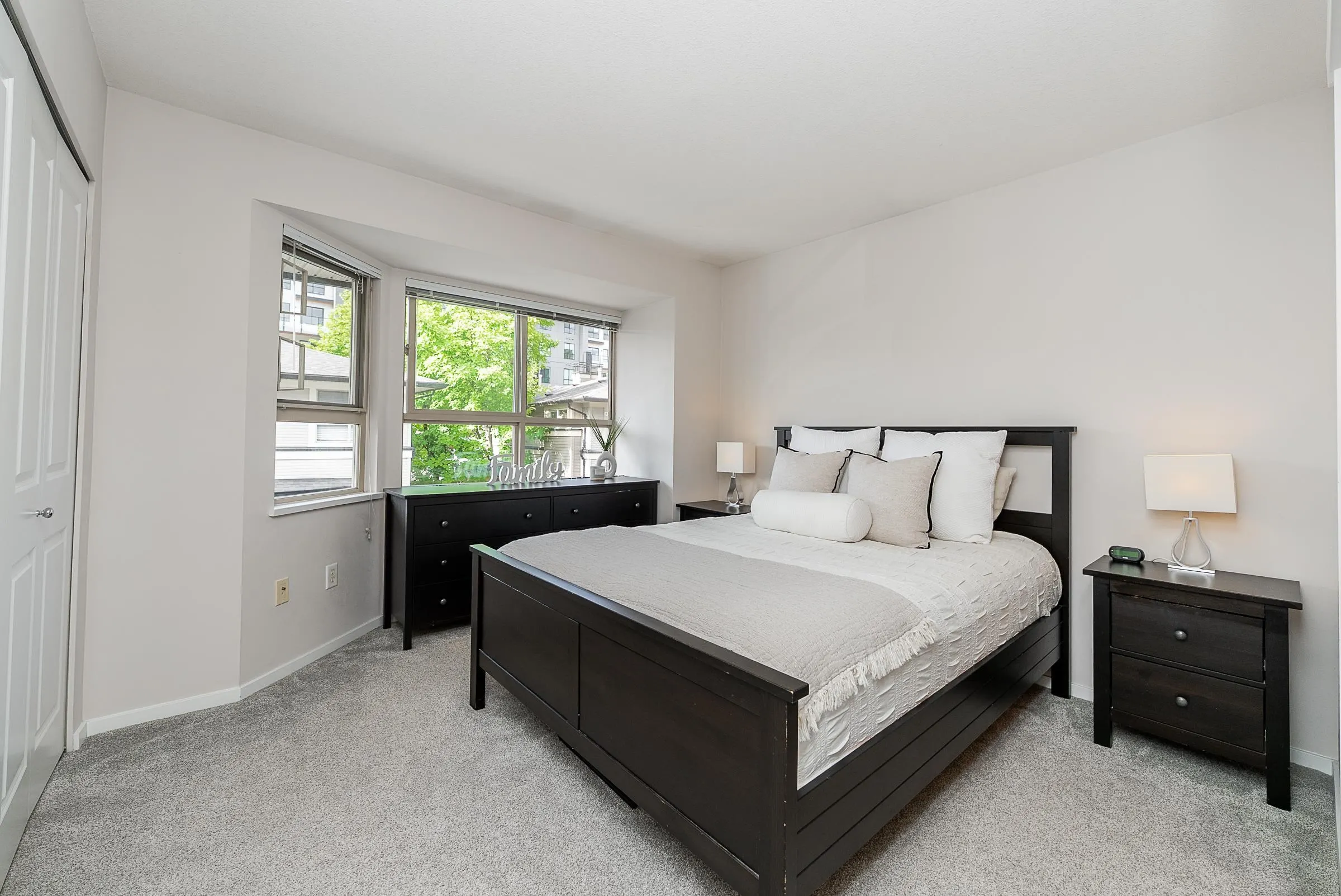 17 100 Klahanie Drive