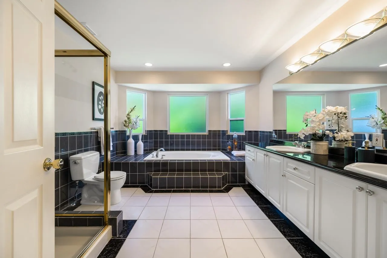 2529 Sapphire Place