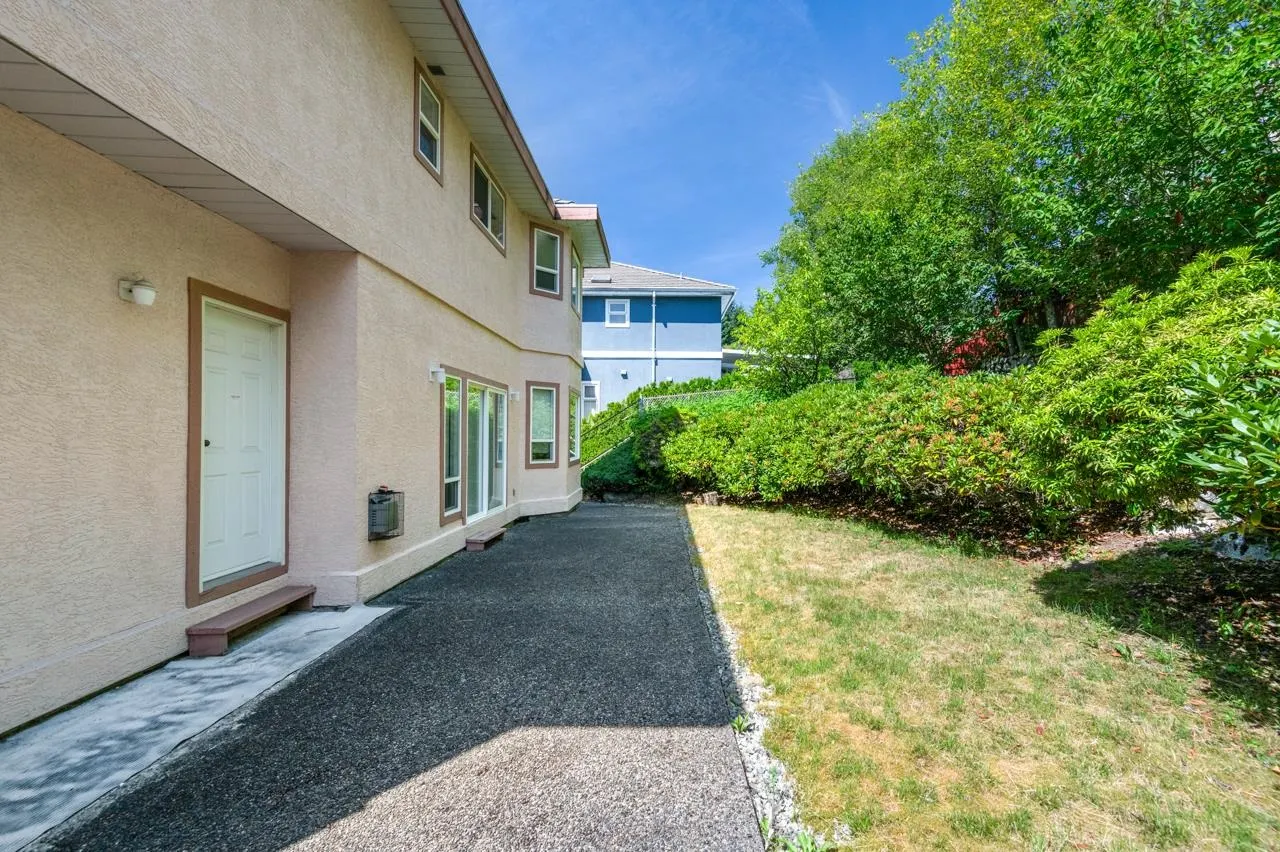2529 Sapphire Place