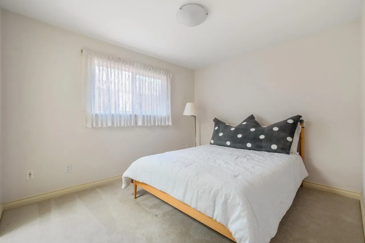 2529 Sapphire Place