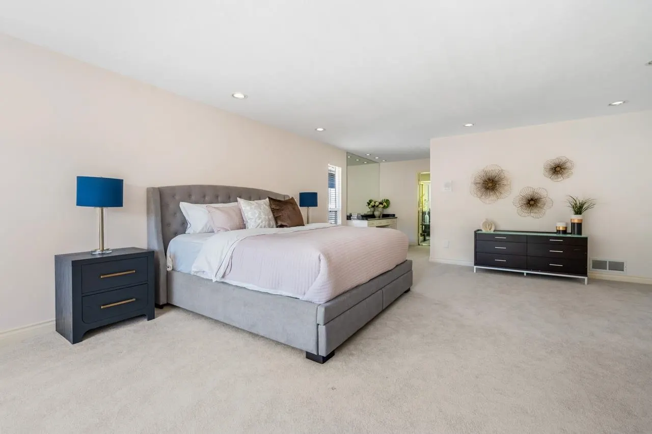 2529 Sapphire Place