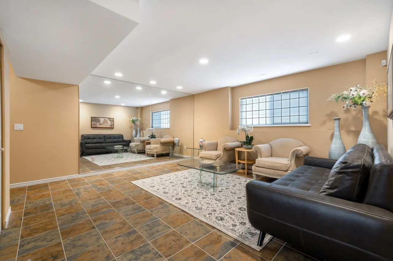 2529 Sapphire Place