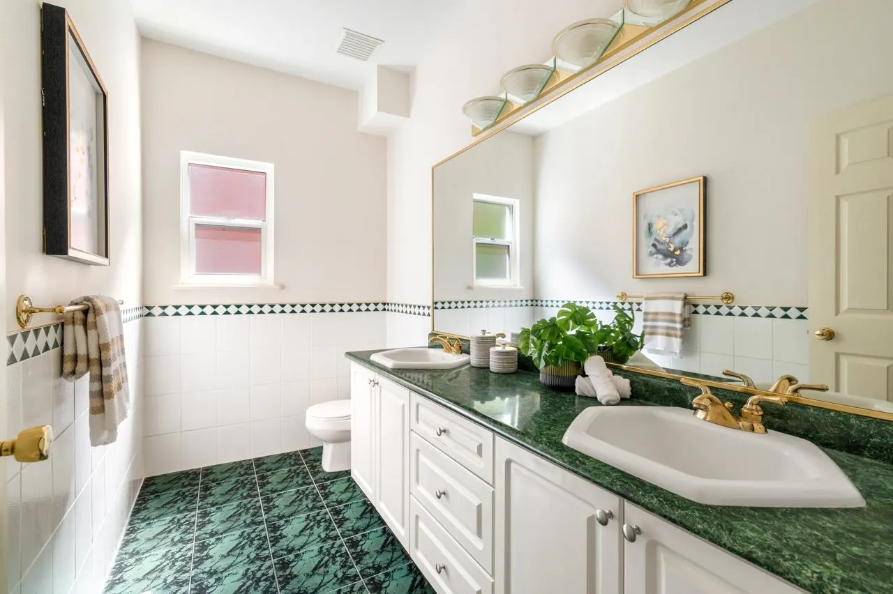 2529 Sapphire Place
