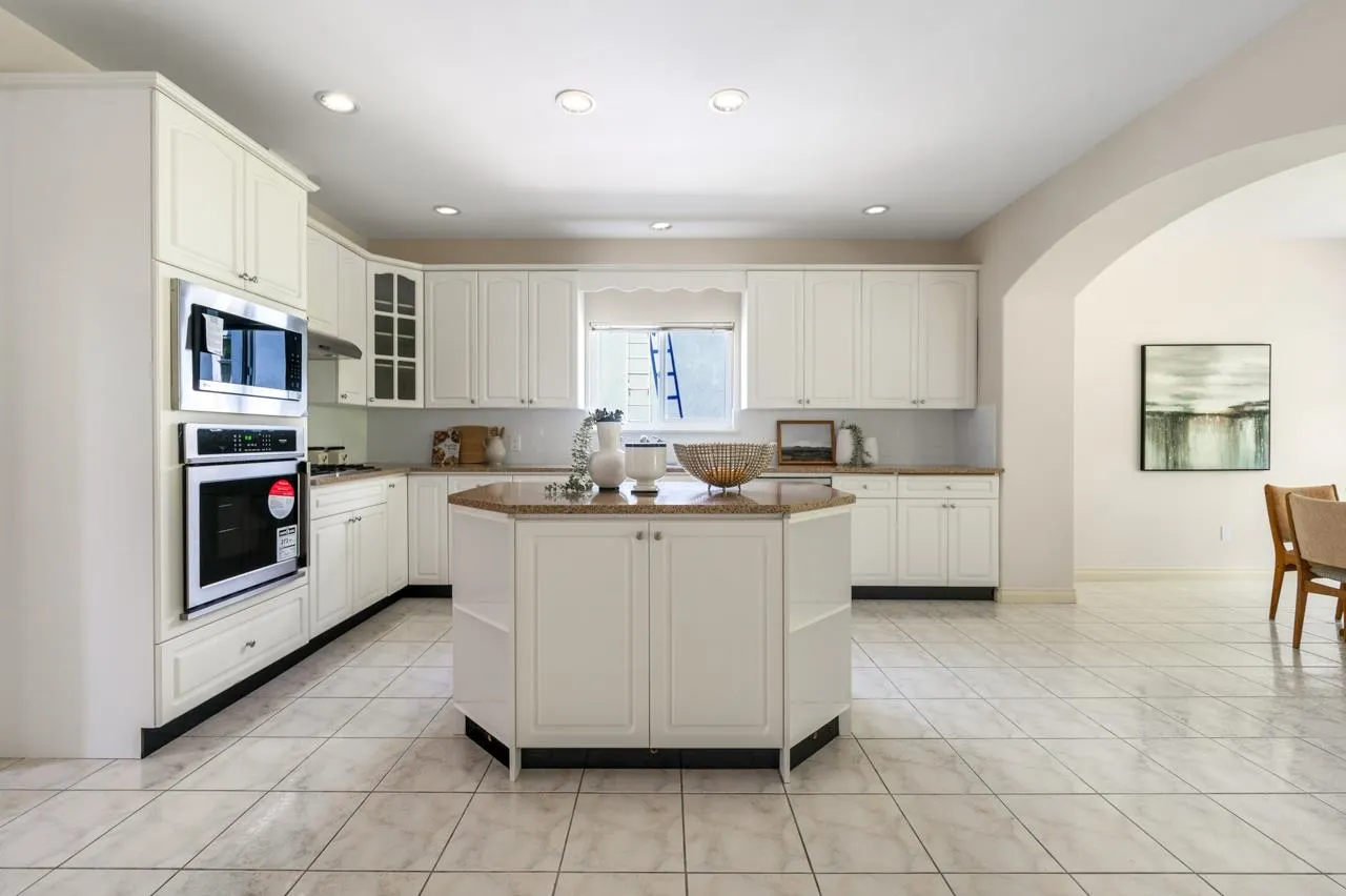2529 Sapphire Place