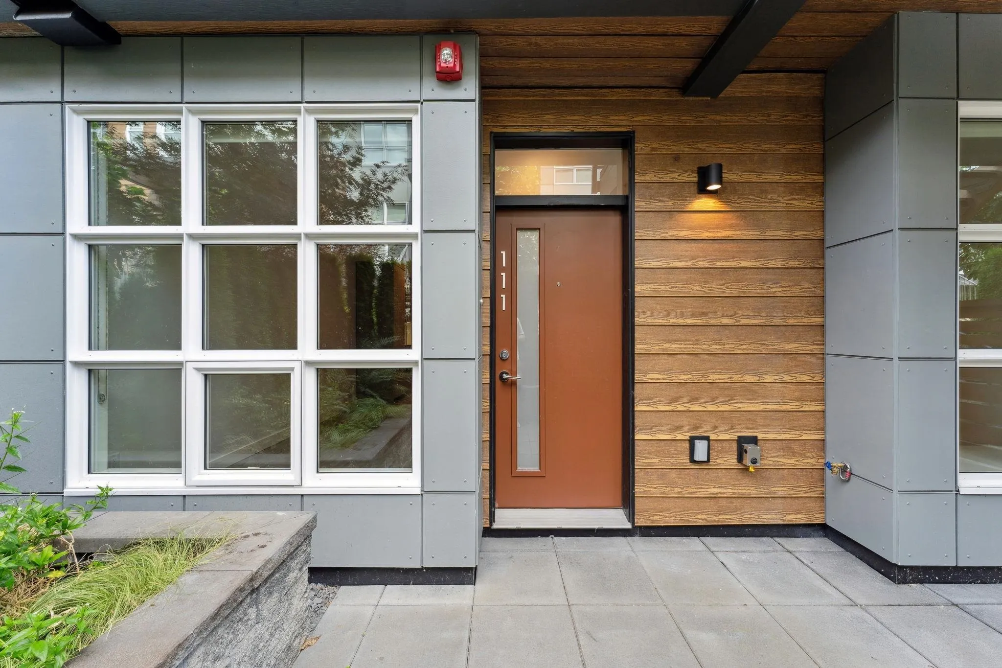 111 2060 Curling Road