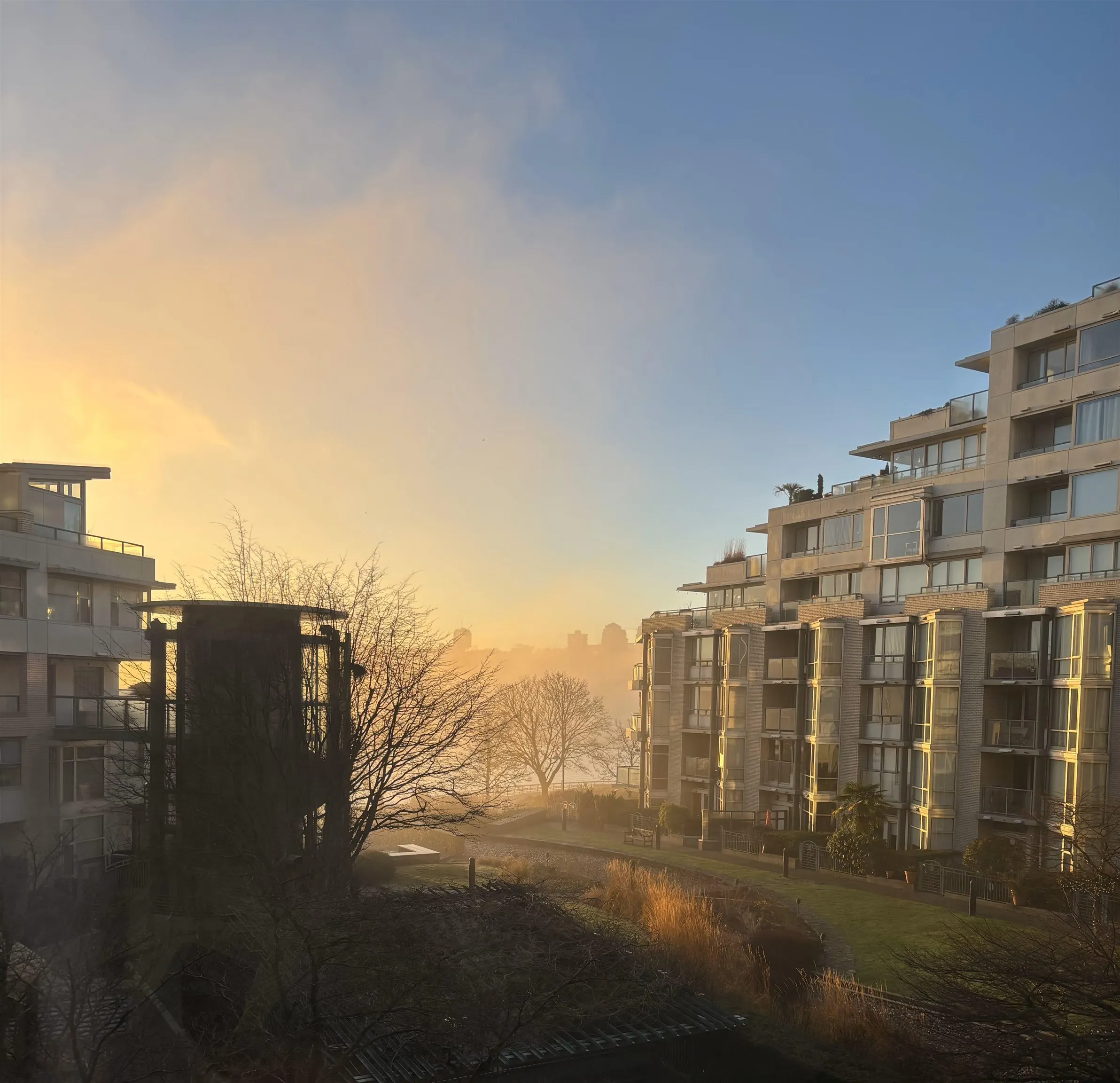302 1228 Marinaside Crescent