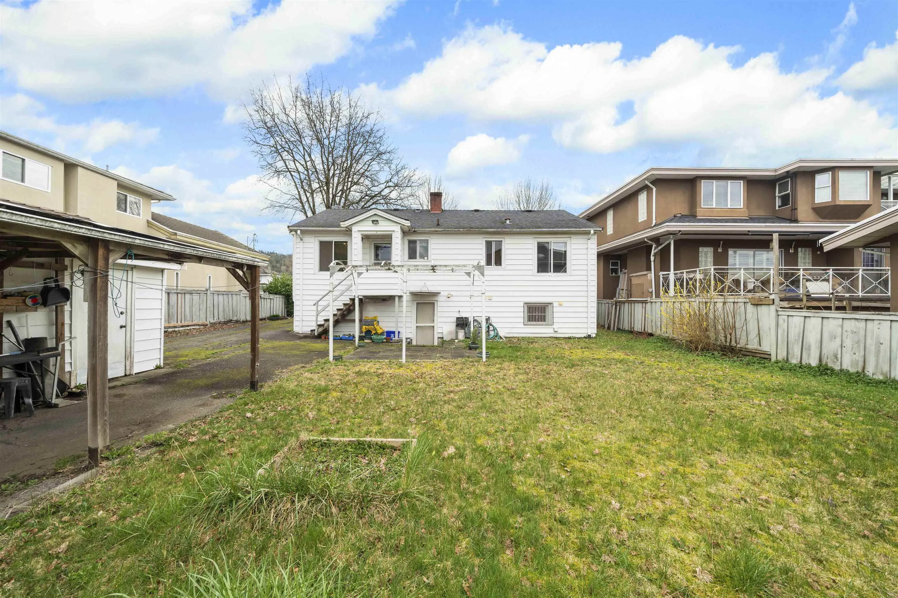 1371 Duthie Avenue