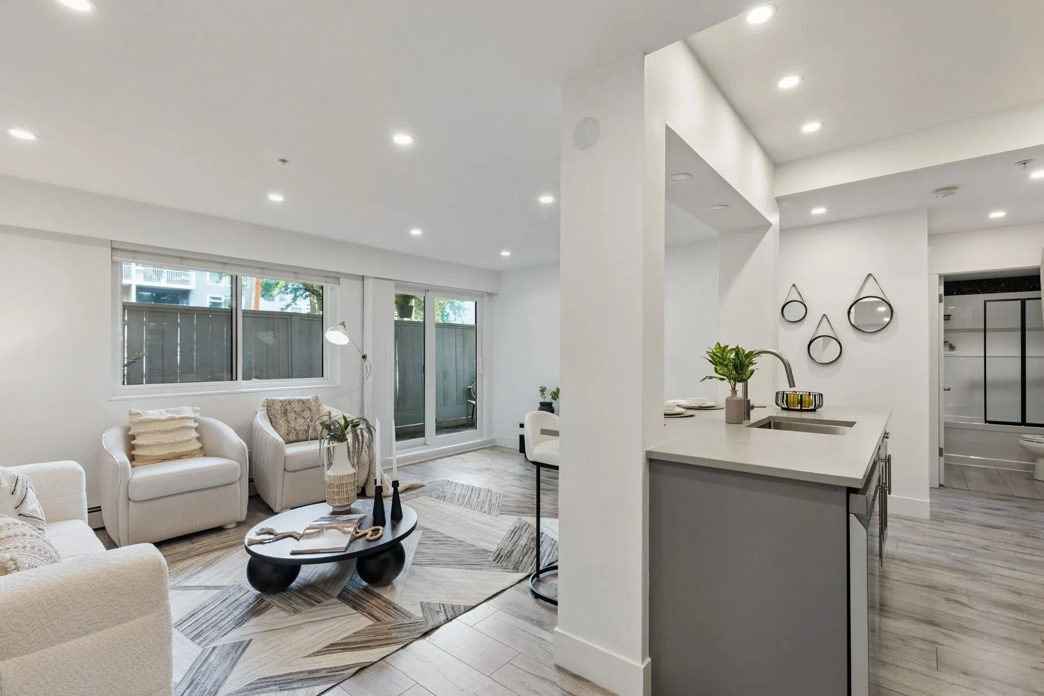 101 2036 Coquitlam Avenue