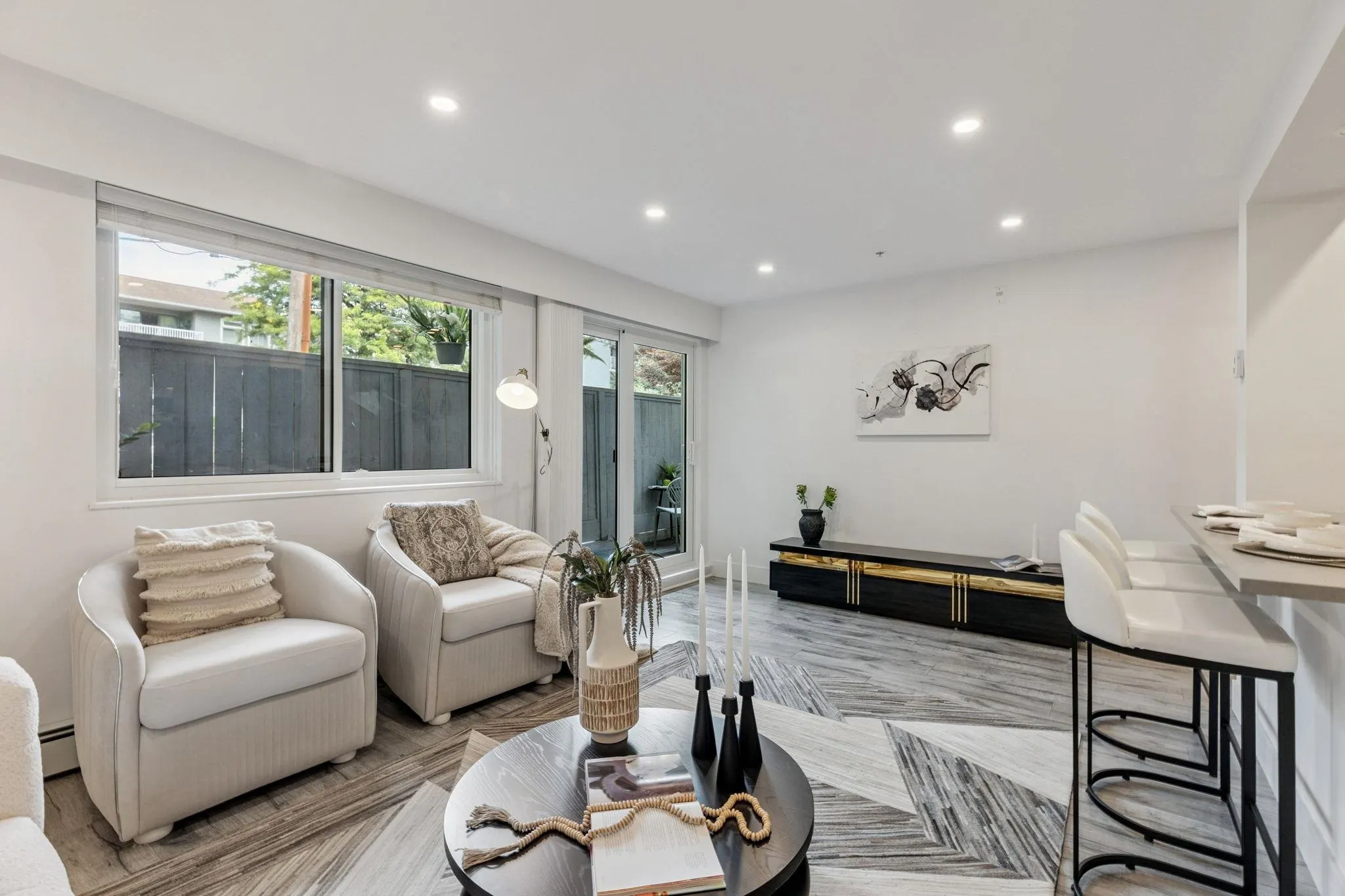 101 2036 Coquitlam Avenue
